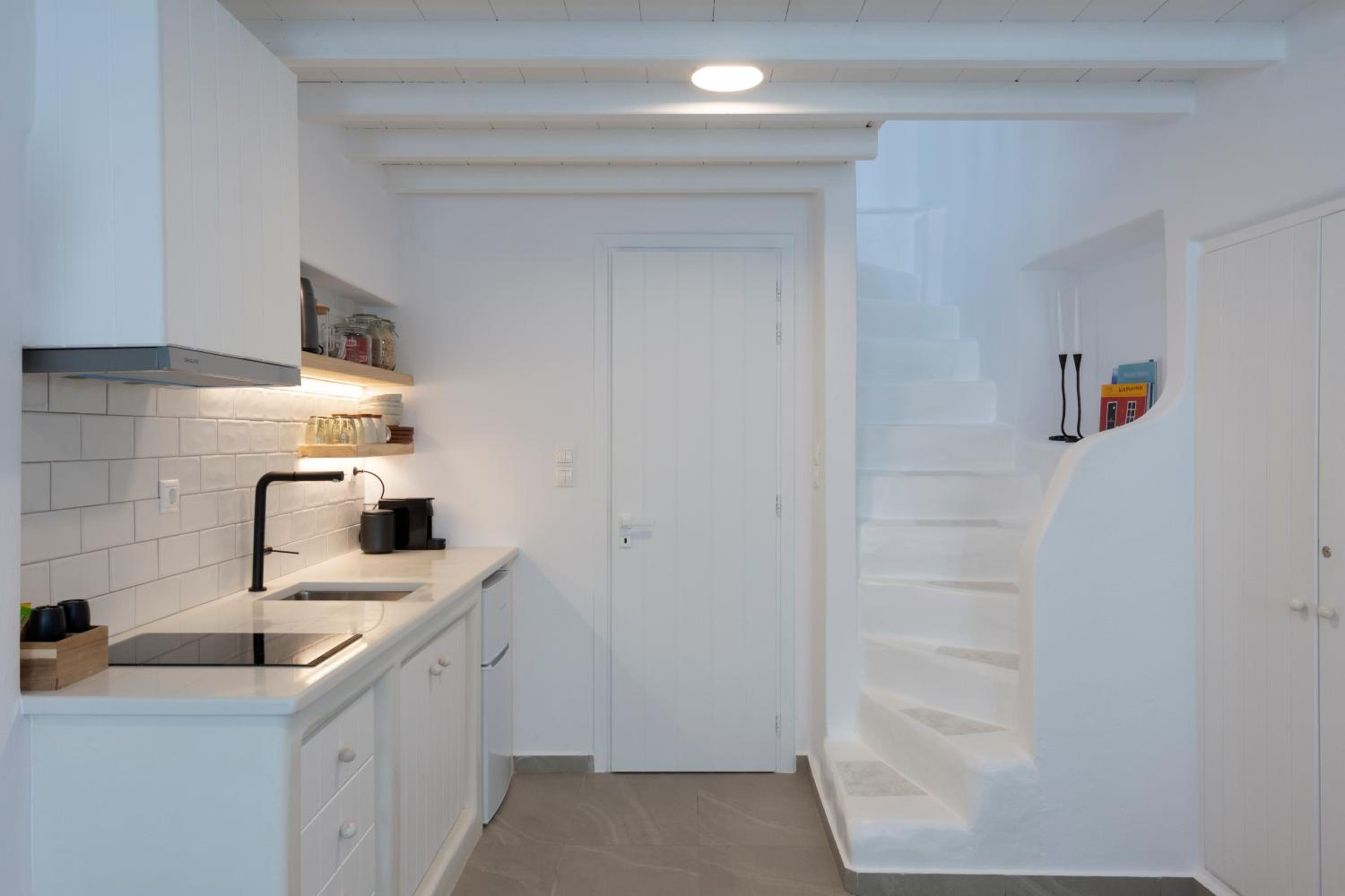 One-Bedroom Apartment - Photo 1