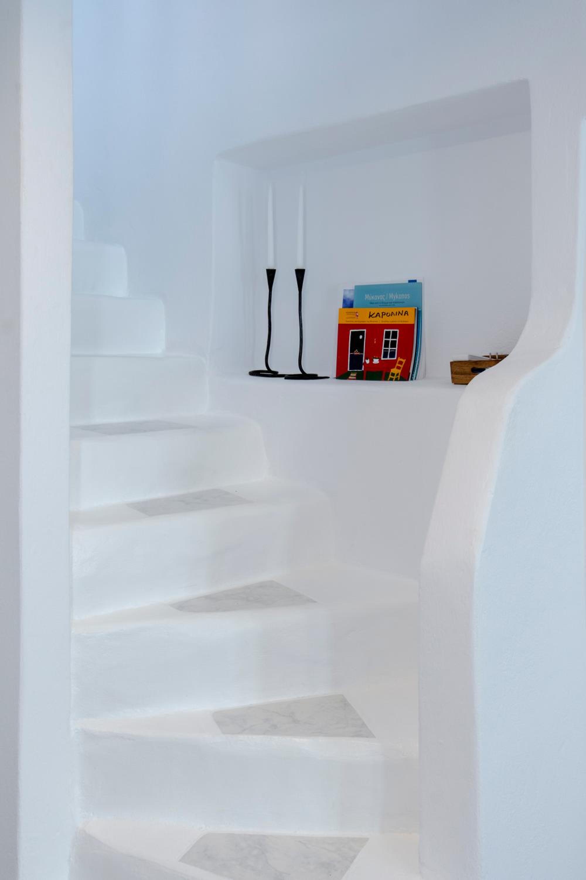 One-Bedroom Apartment - Photo 2