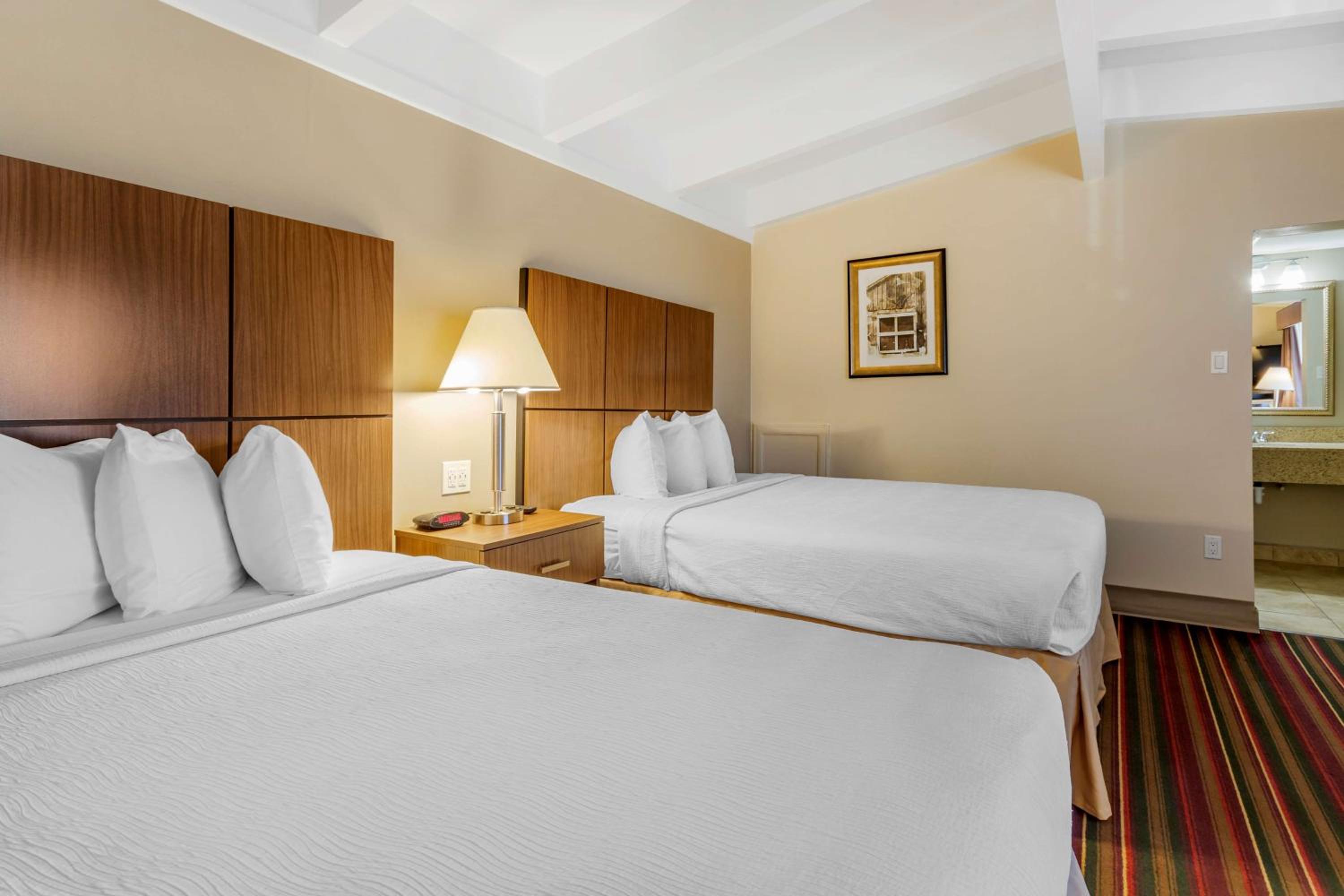 Double Room with Two Double Beds - Non-Smoking photo 3