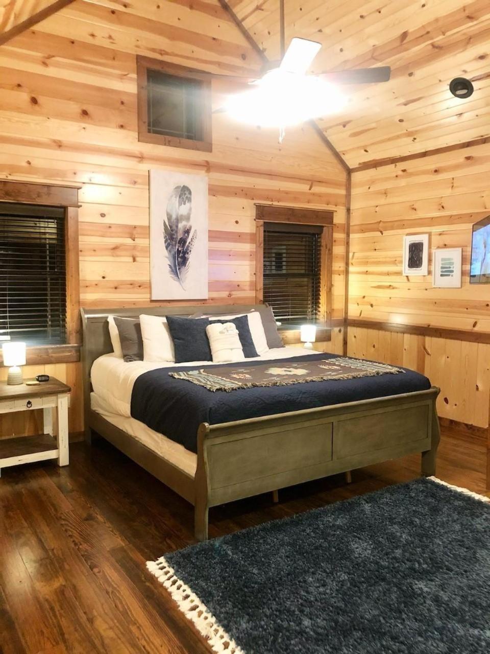 Deluxe Family Room photo 1
