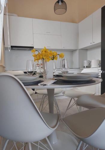 Three-Bedroom Apartment - Photo 11