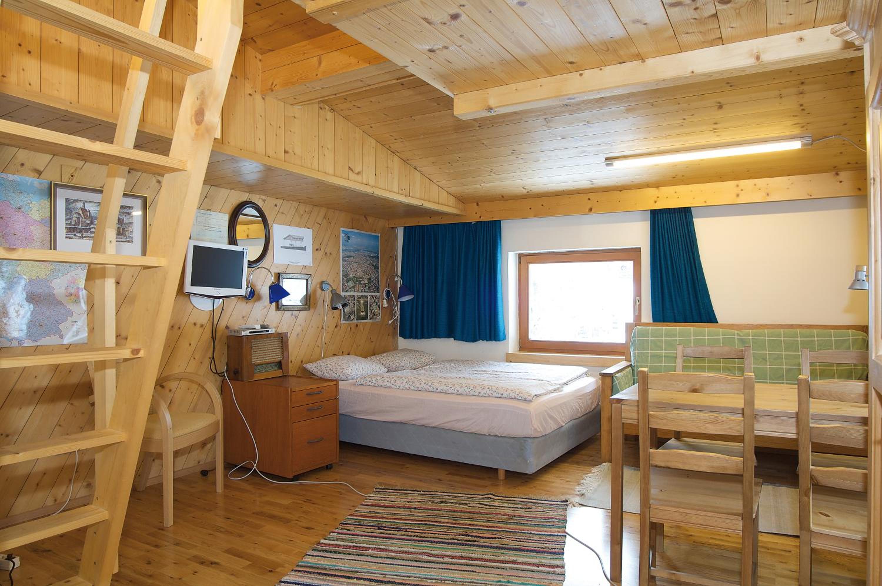 Family Suite with Balcony (2 Adults + 3 Children) photo 1