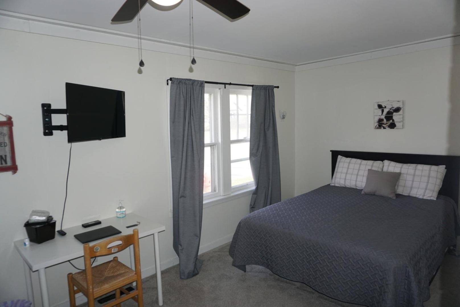 Standard Queen Room photo 3