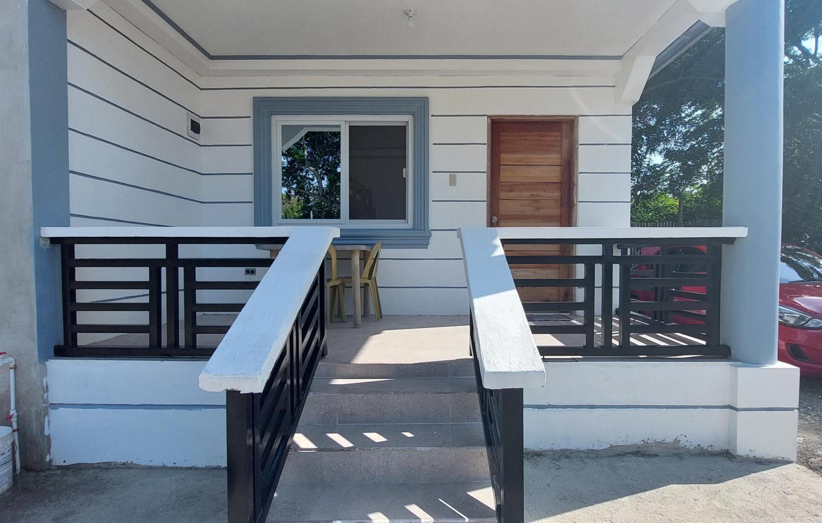 One-Bedroom Cottage - Photo 2