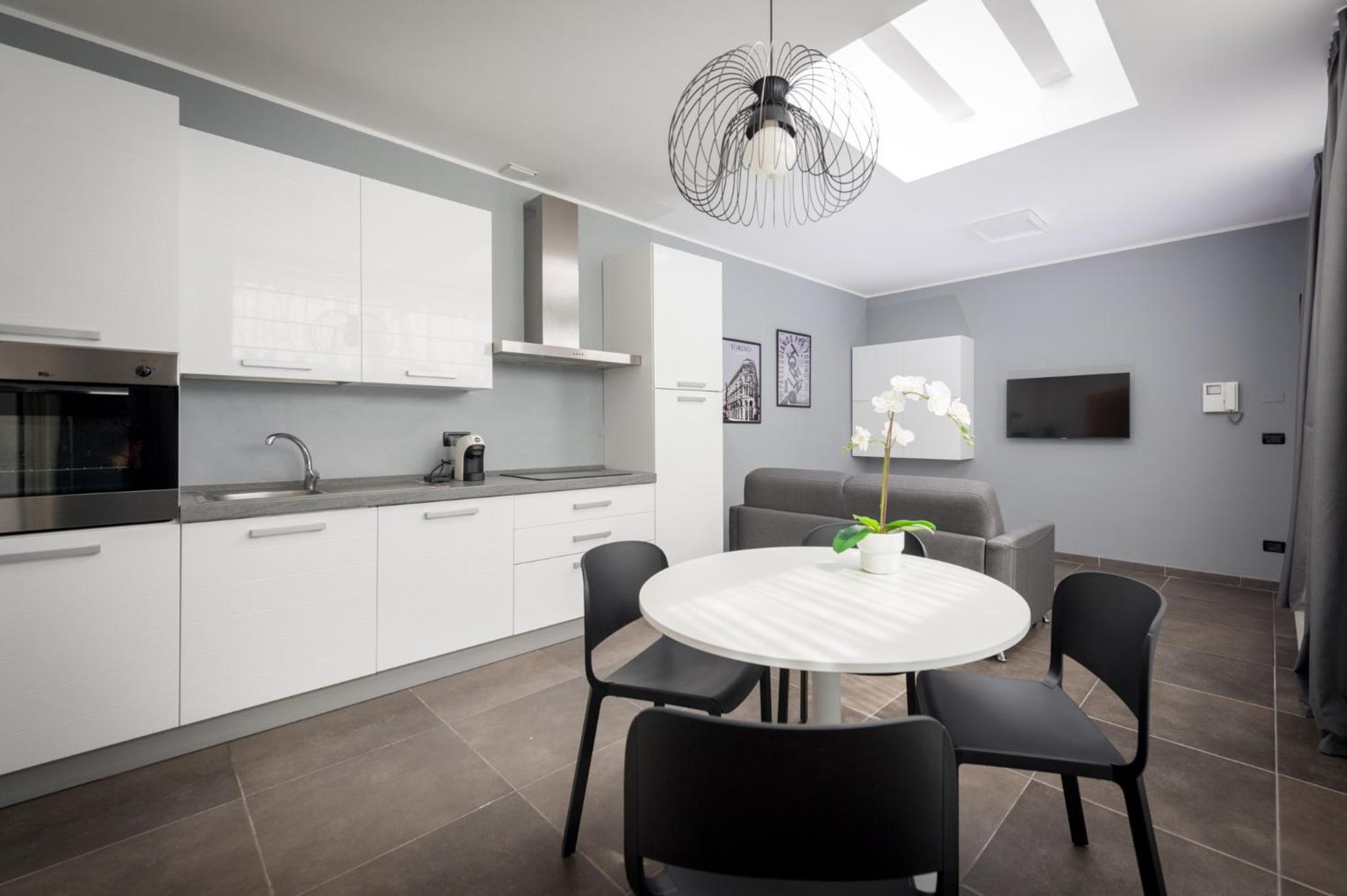 Apartment with Terrace - Photo 22