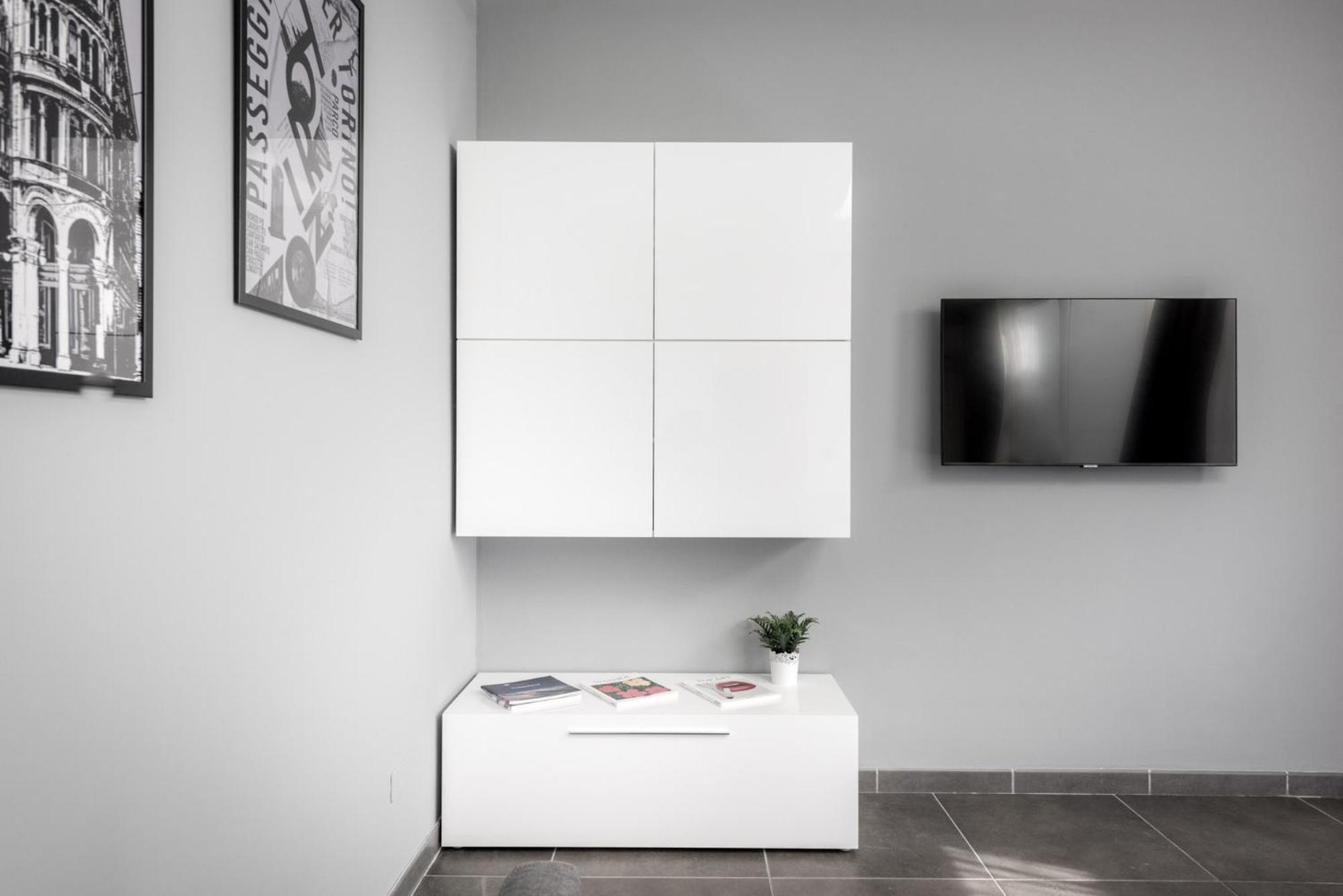 Apartment with Terrace - Photo 12