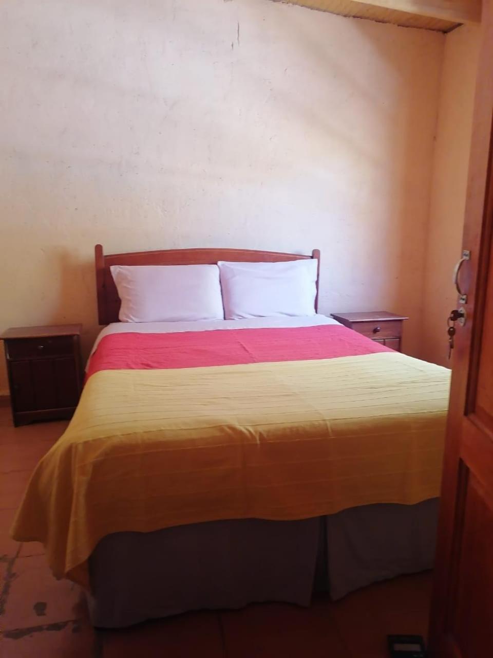 Double Room with Shared Bathroom photo 3