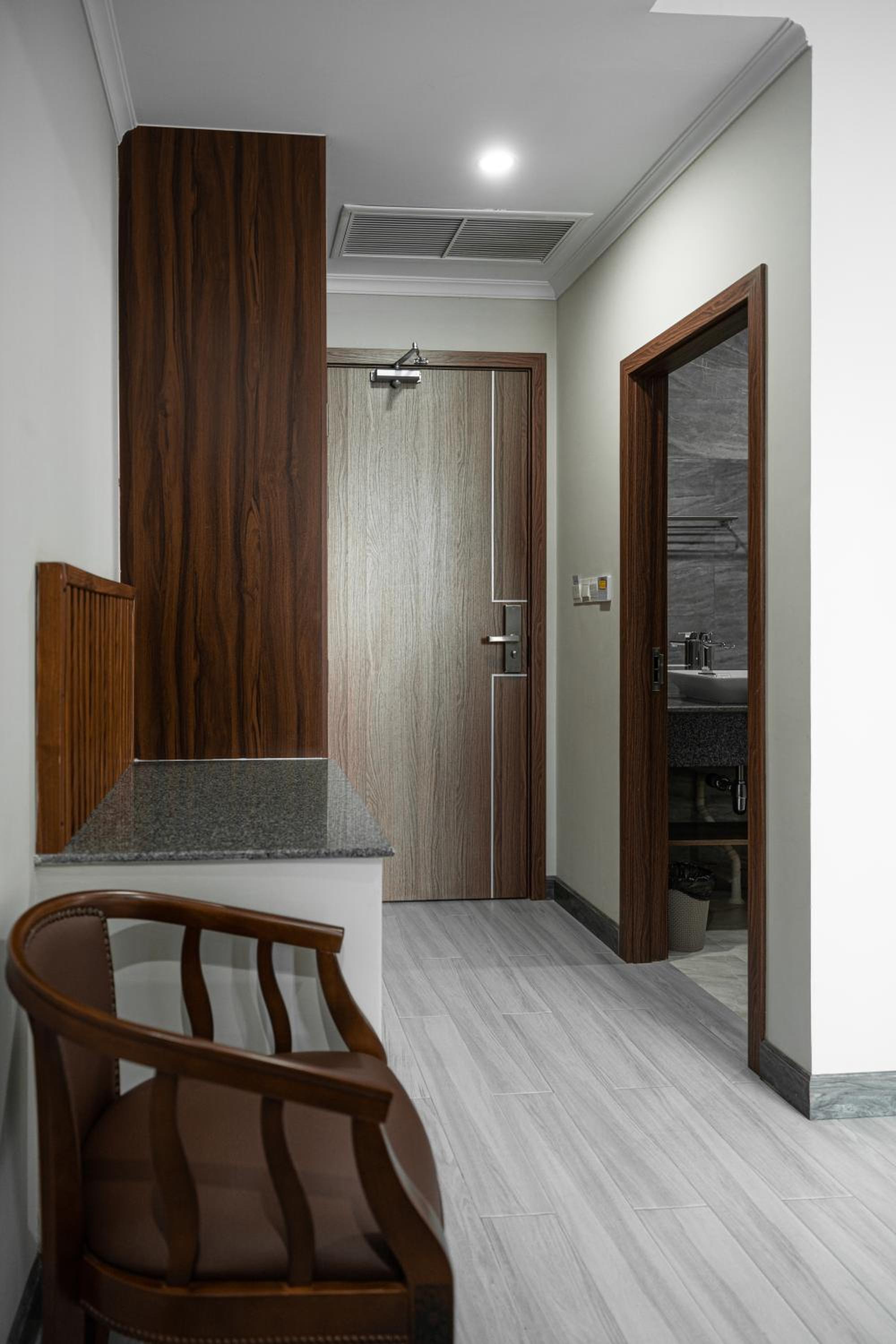 Standard Double Room - Photo 25