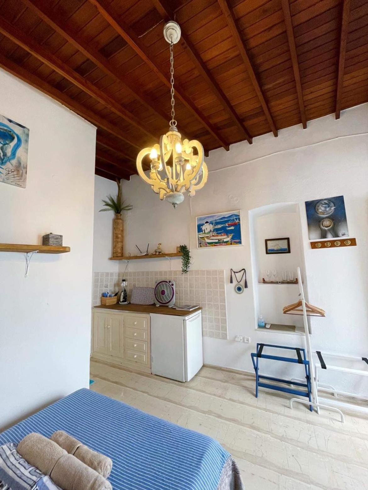 One-Bedroom Apartment - Photo 18