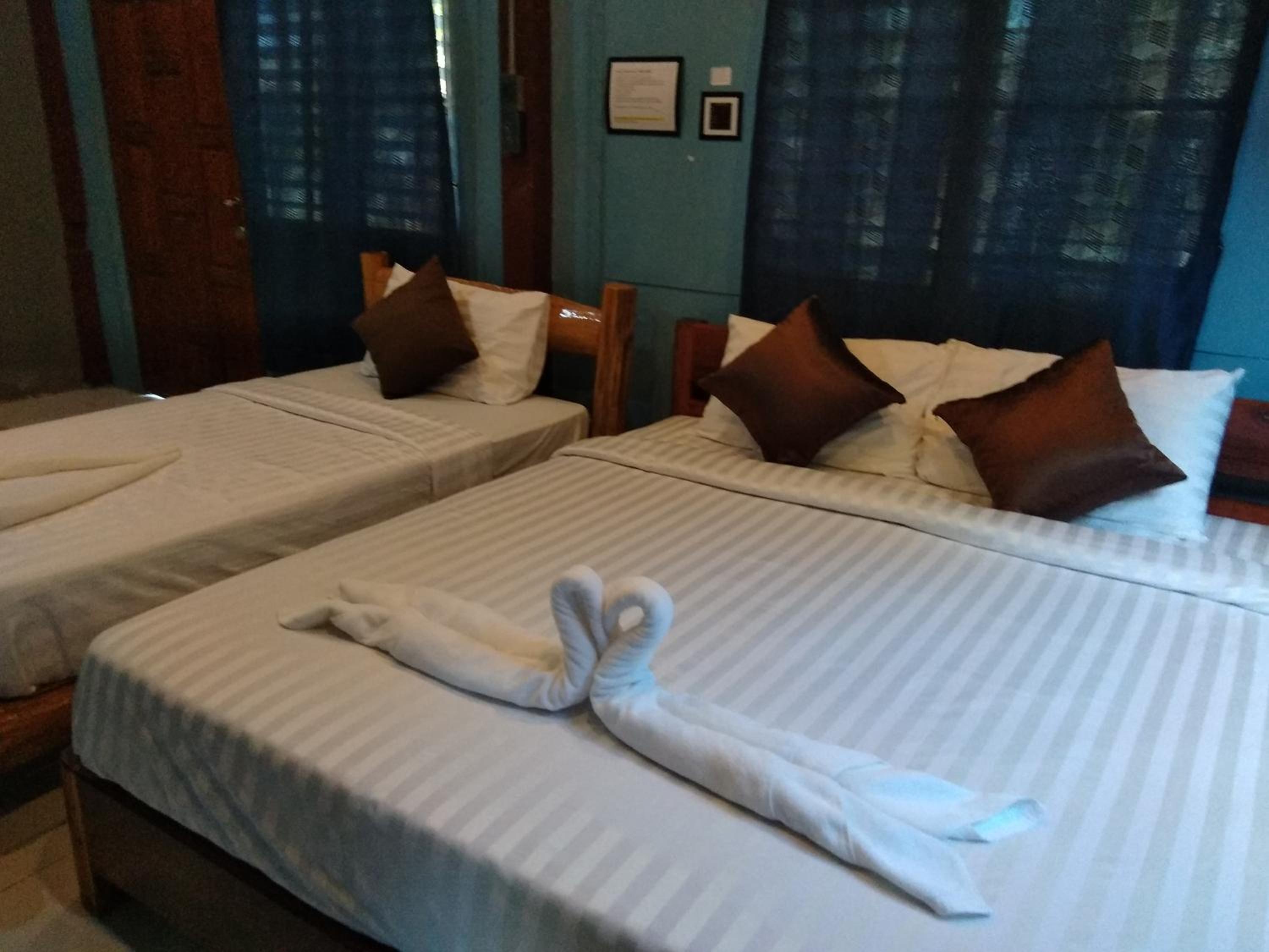 Deluxe Family Suite - Photo 4
