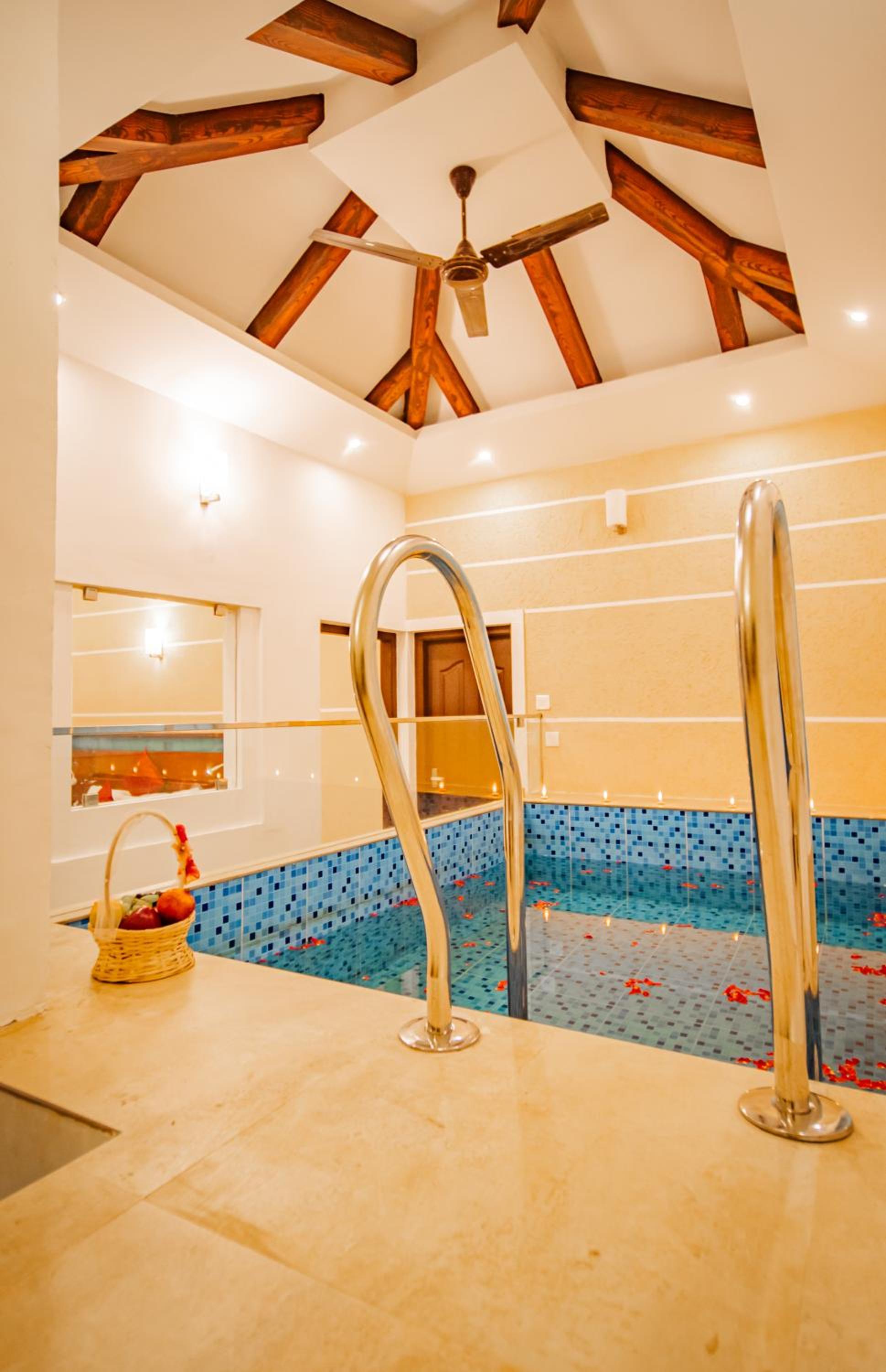 Villa with Private Pool - Photo 21