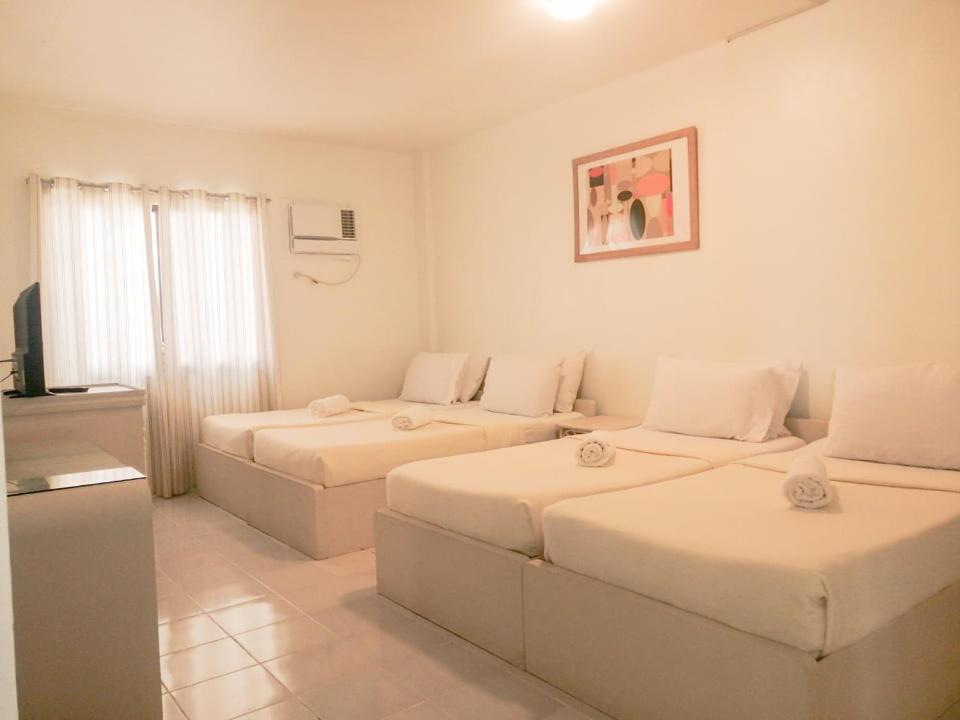 Triple Deluxe Room photo 2