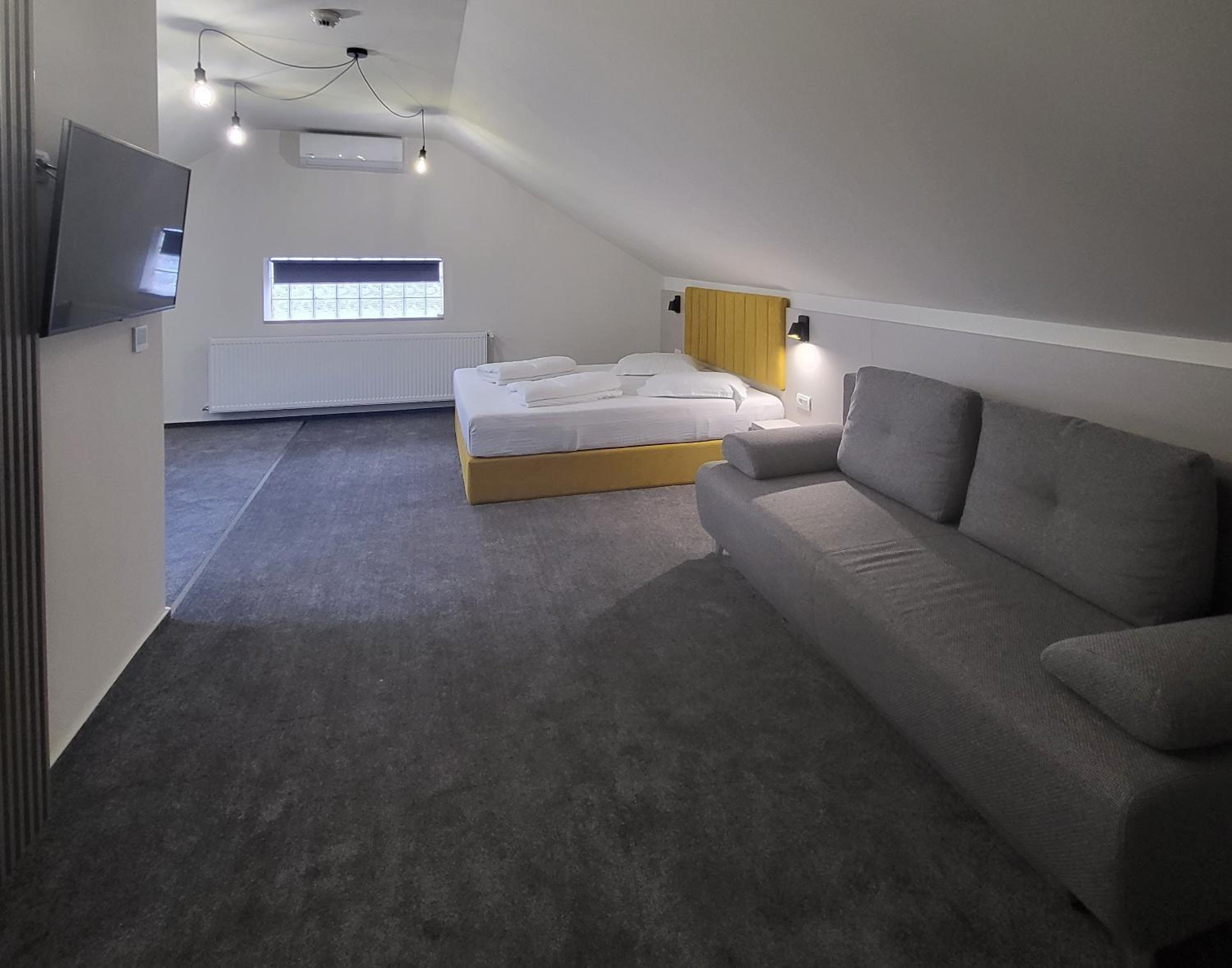 Family Room - Photo 7