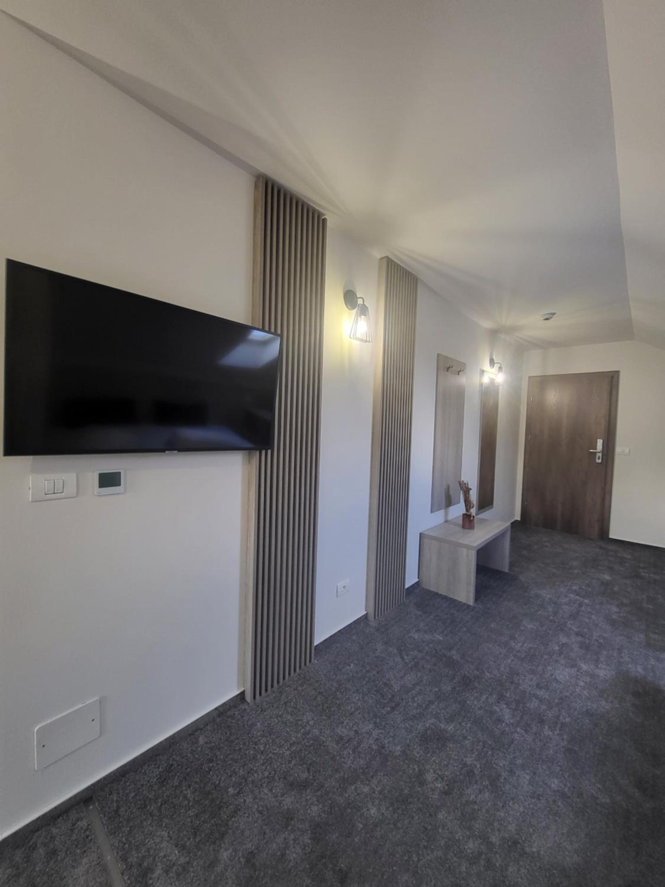 Family Room - Photo 3