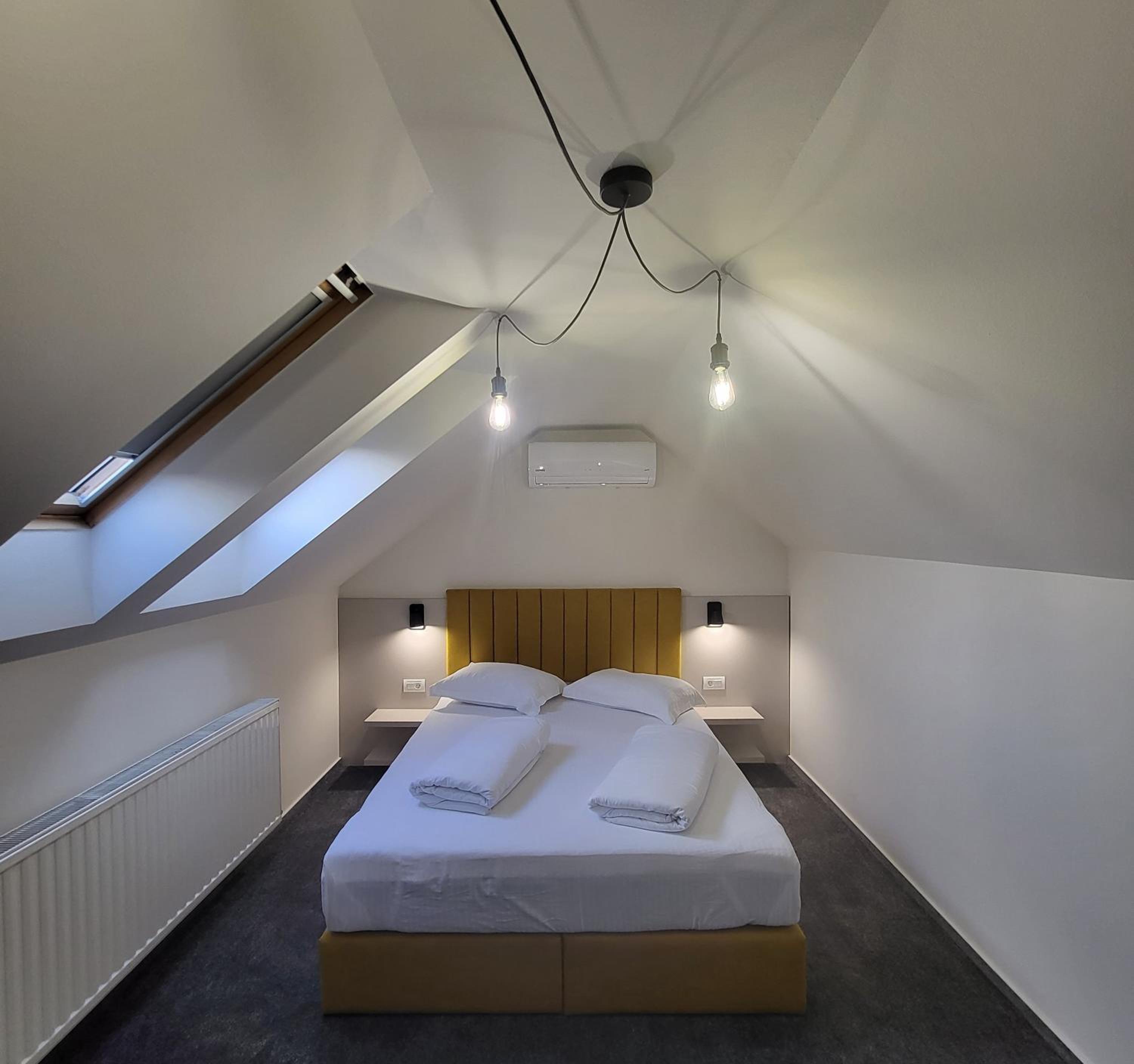 Economy Double Room - Photo 6