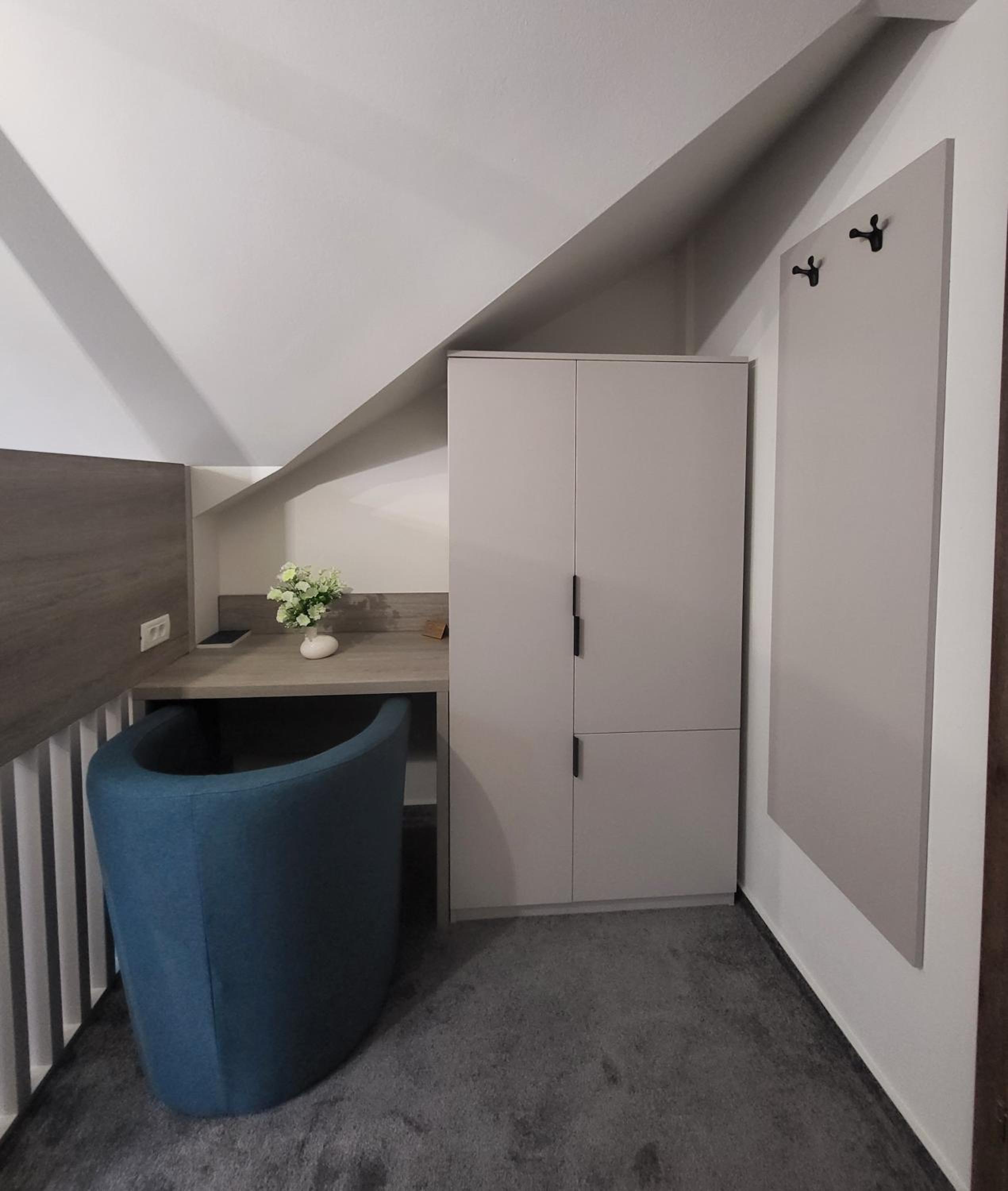 Economy Double Room - Photo 8