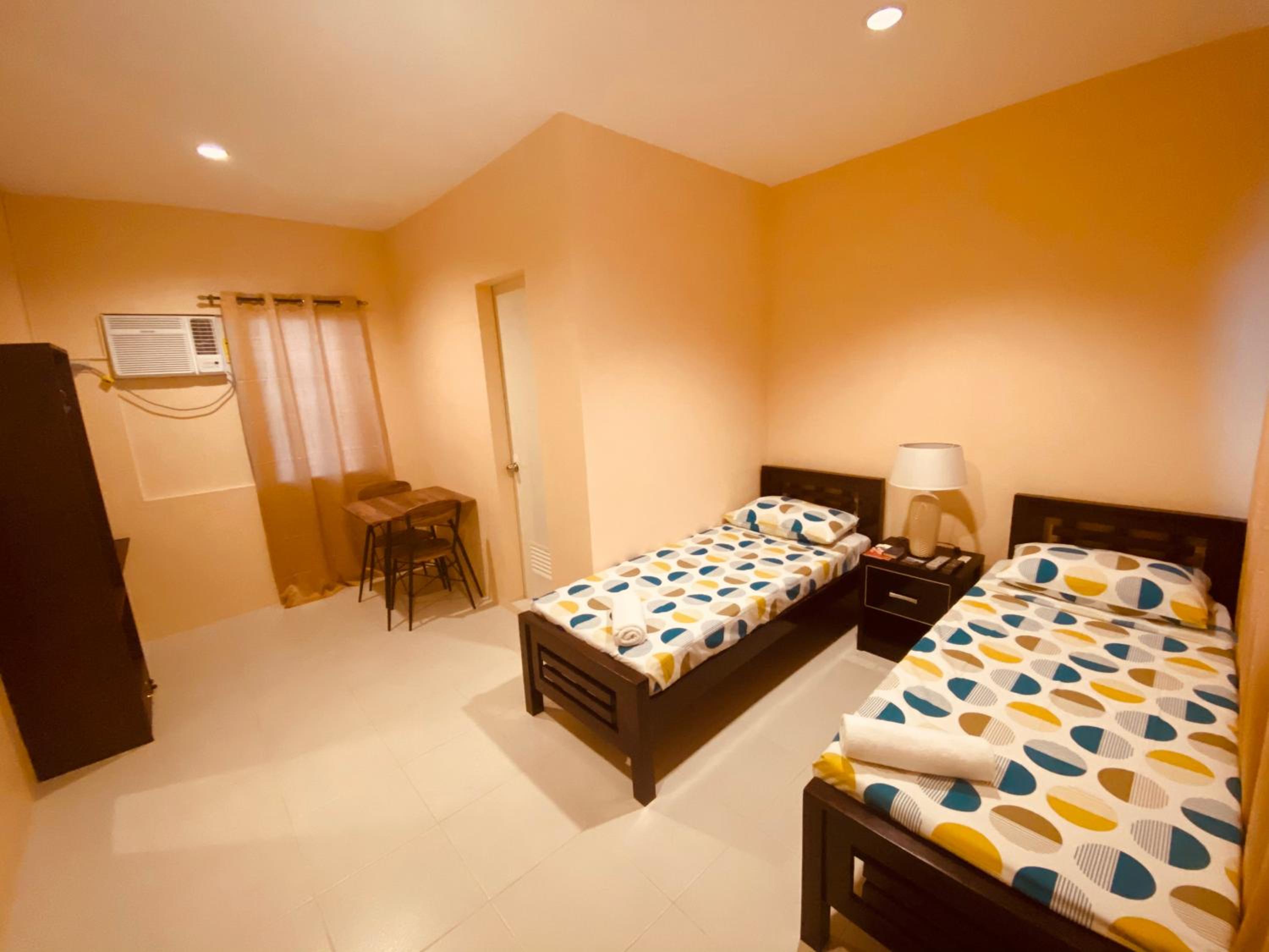 Standard Twin Room - Photo 5