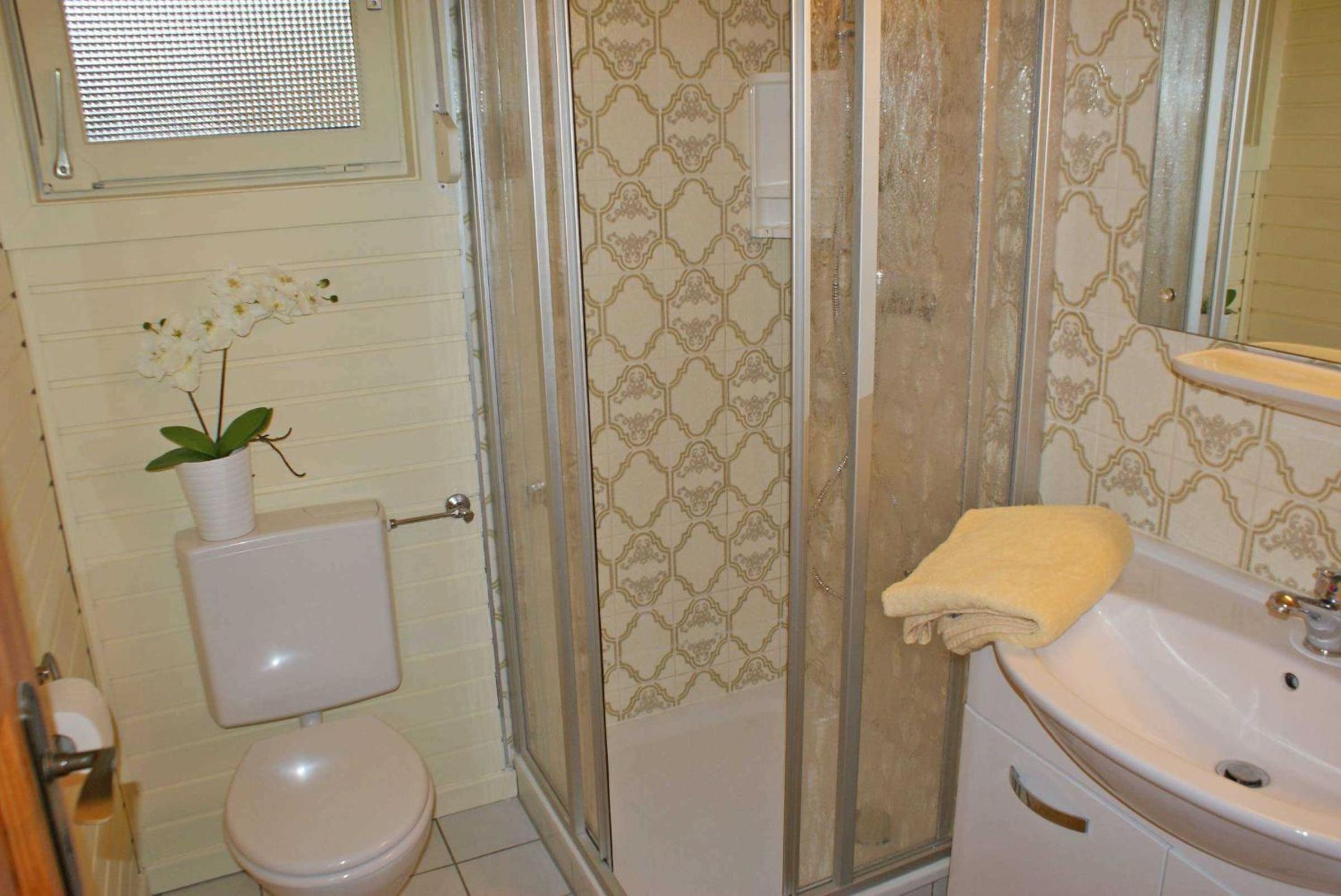 Two-Bedroom House photo 3