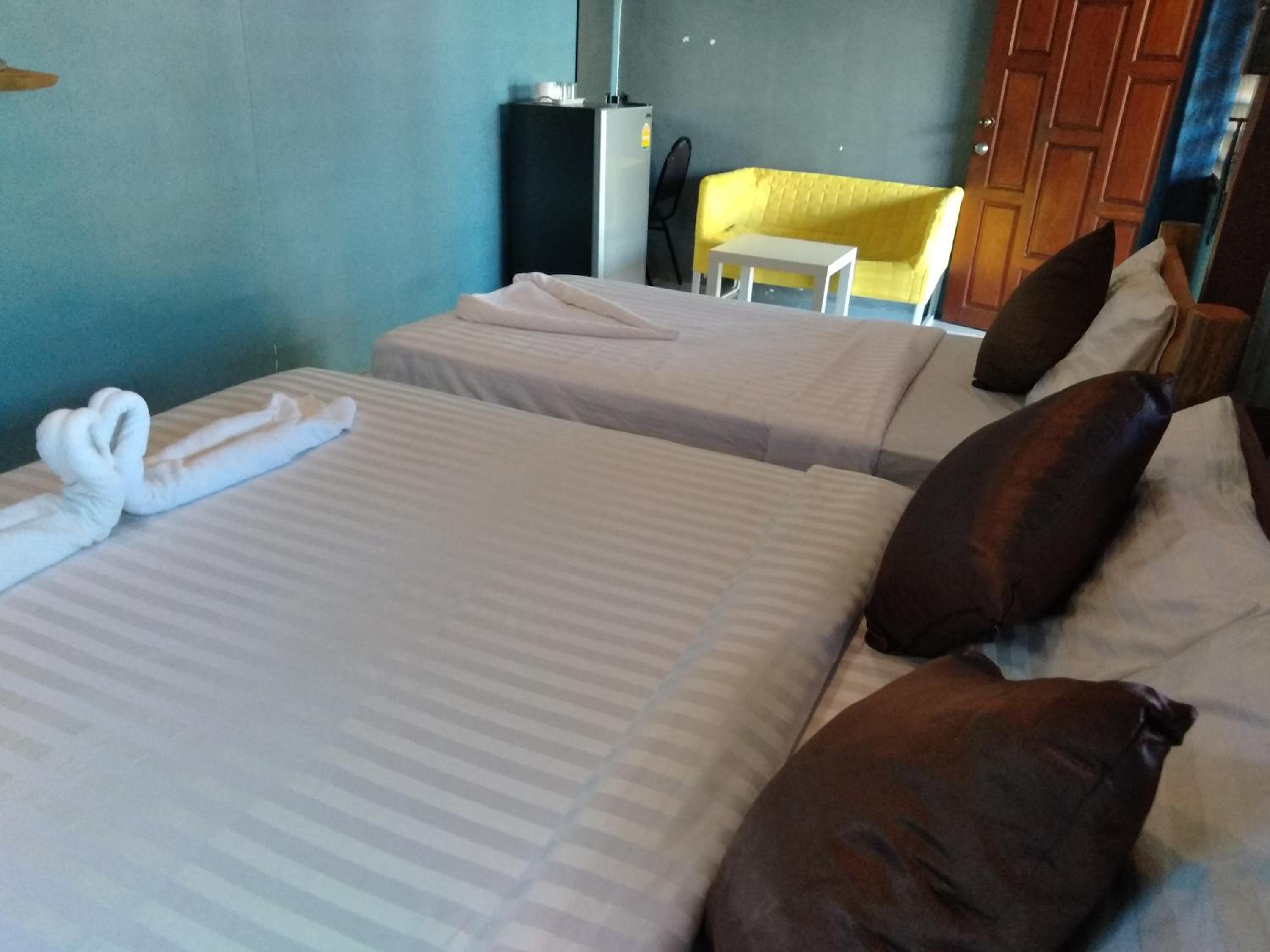 Deluxe Family Suite - Photo 1
