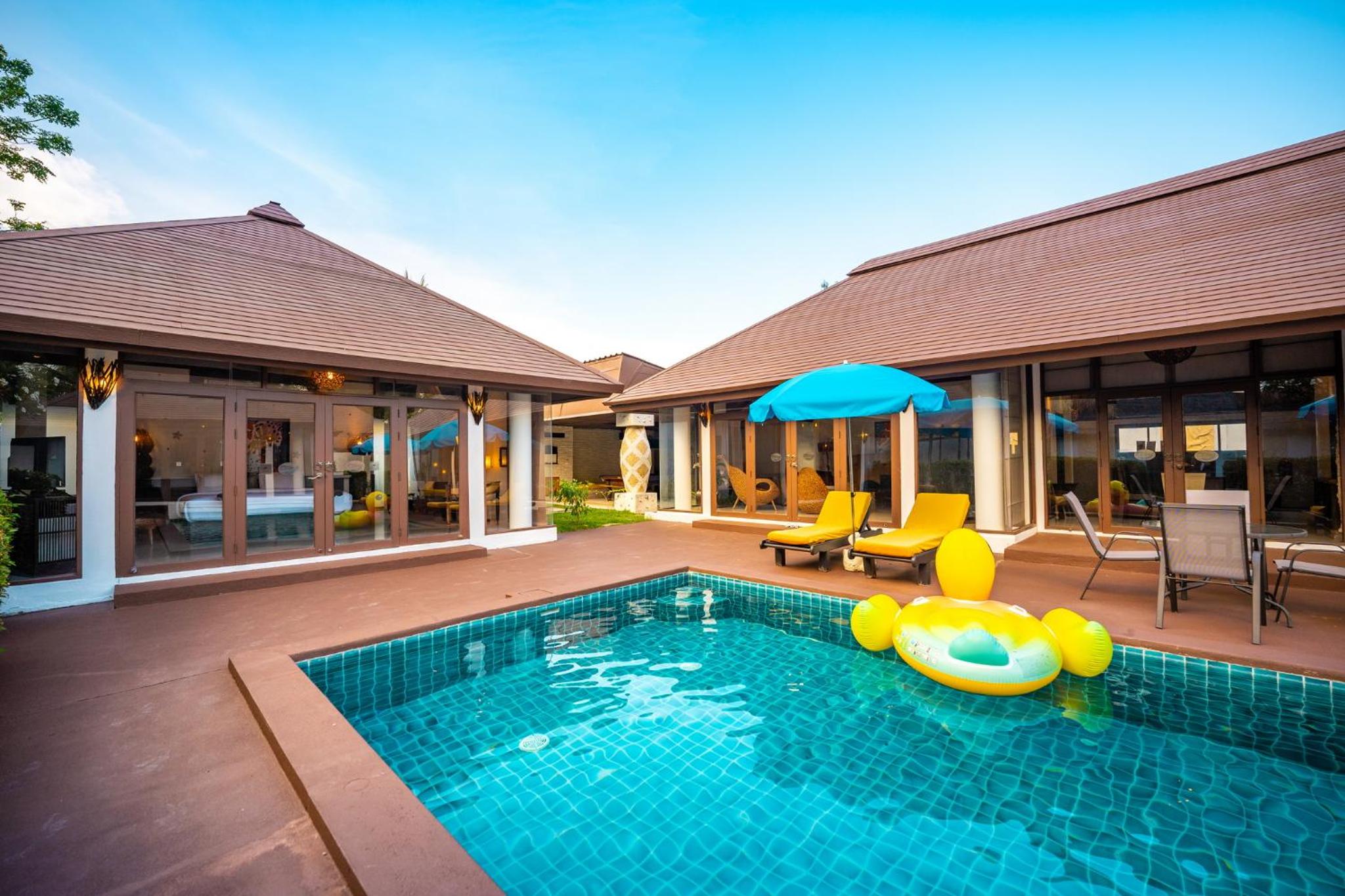 Three-Bedroom Villa with Private Pool - Photo 7