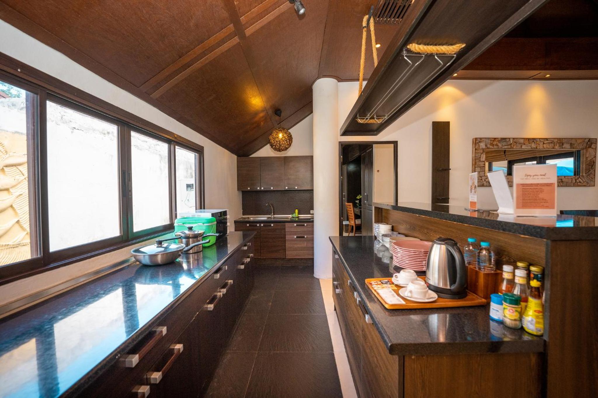 Three-Bedroom Villa with Private Pool - Photo 19