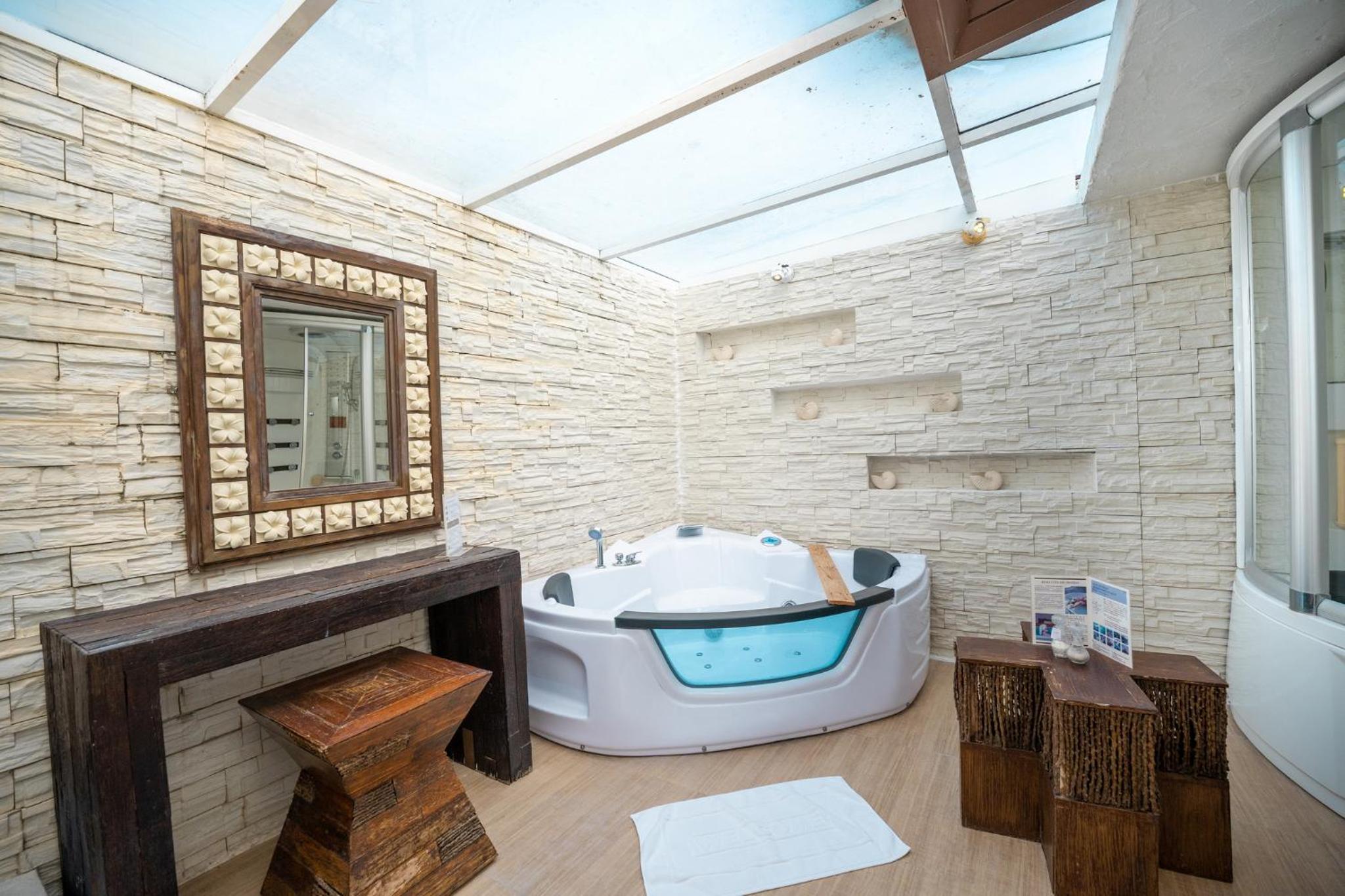 Three-Bedroom Villa with Private Pool - Photo 17