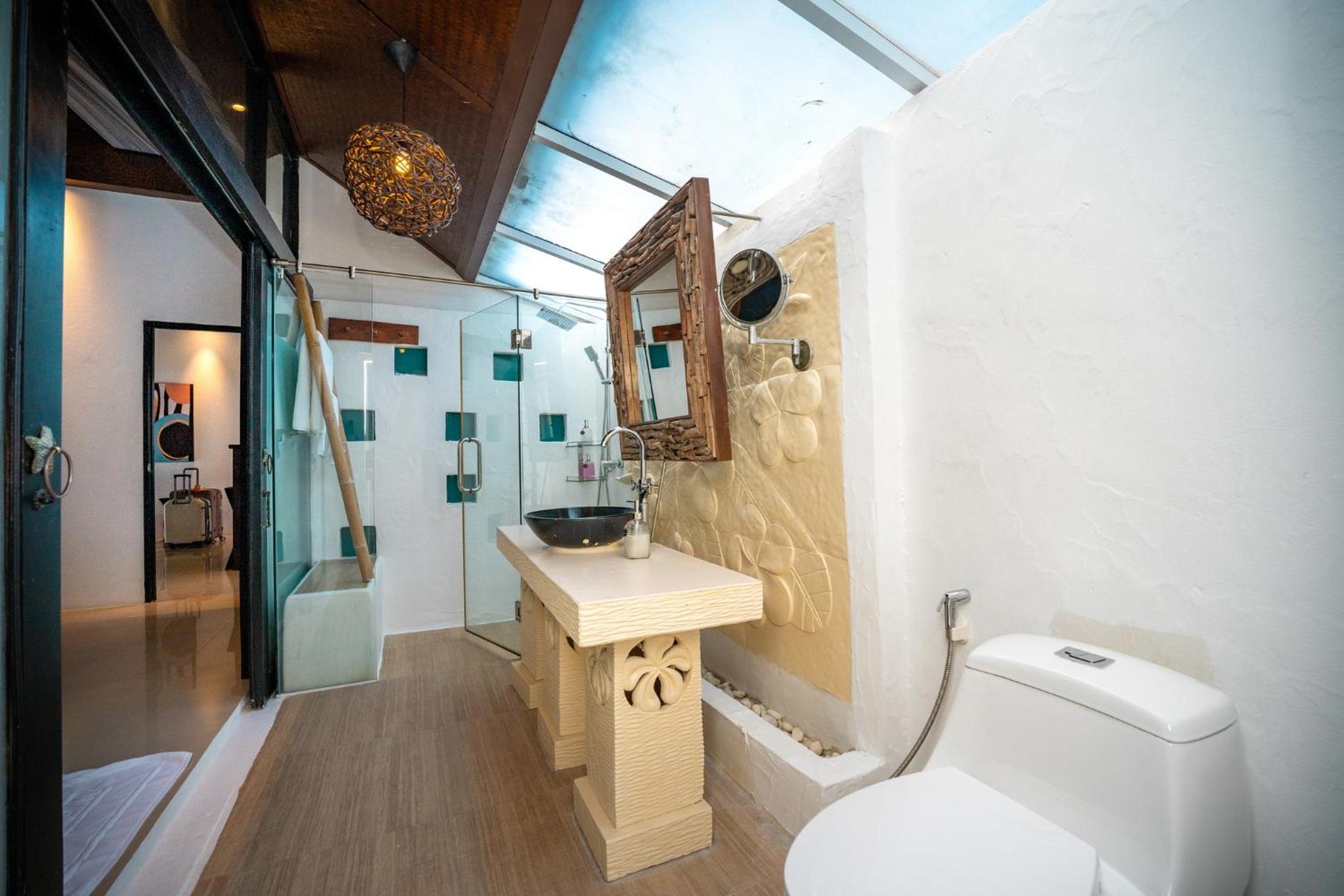 Three-Bedroom Villa with Private Pool - Photo 16