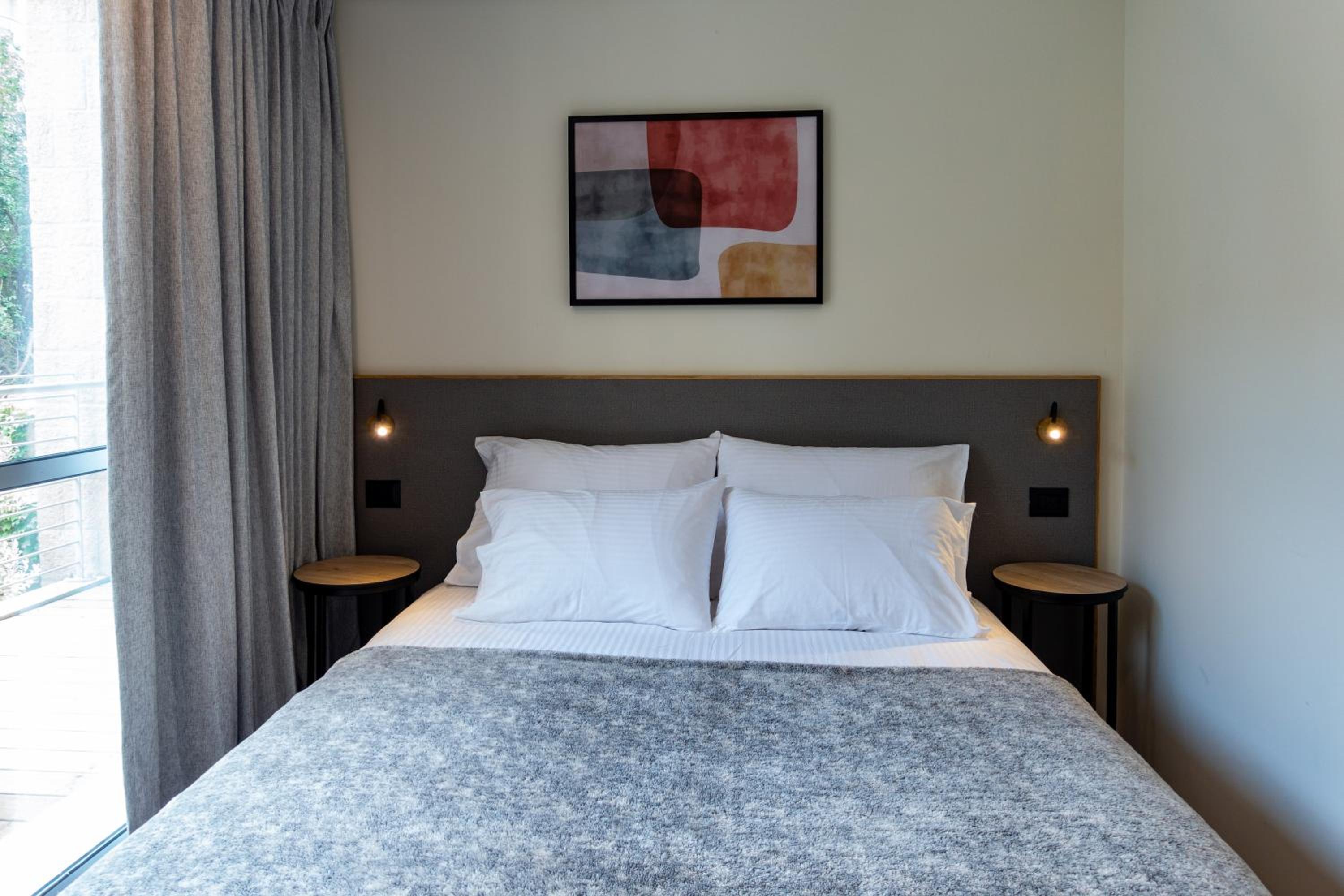 Standard Double Room - Photo 8