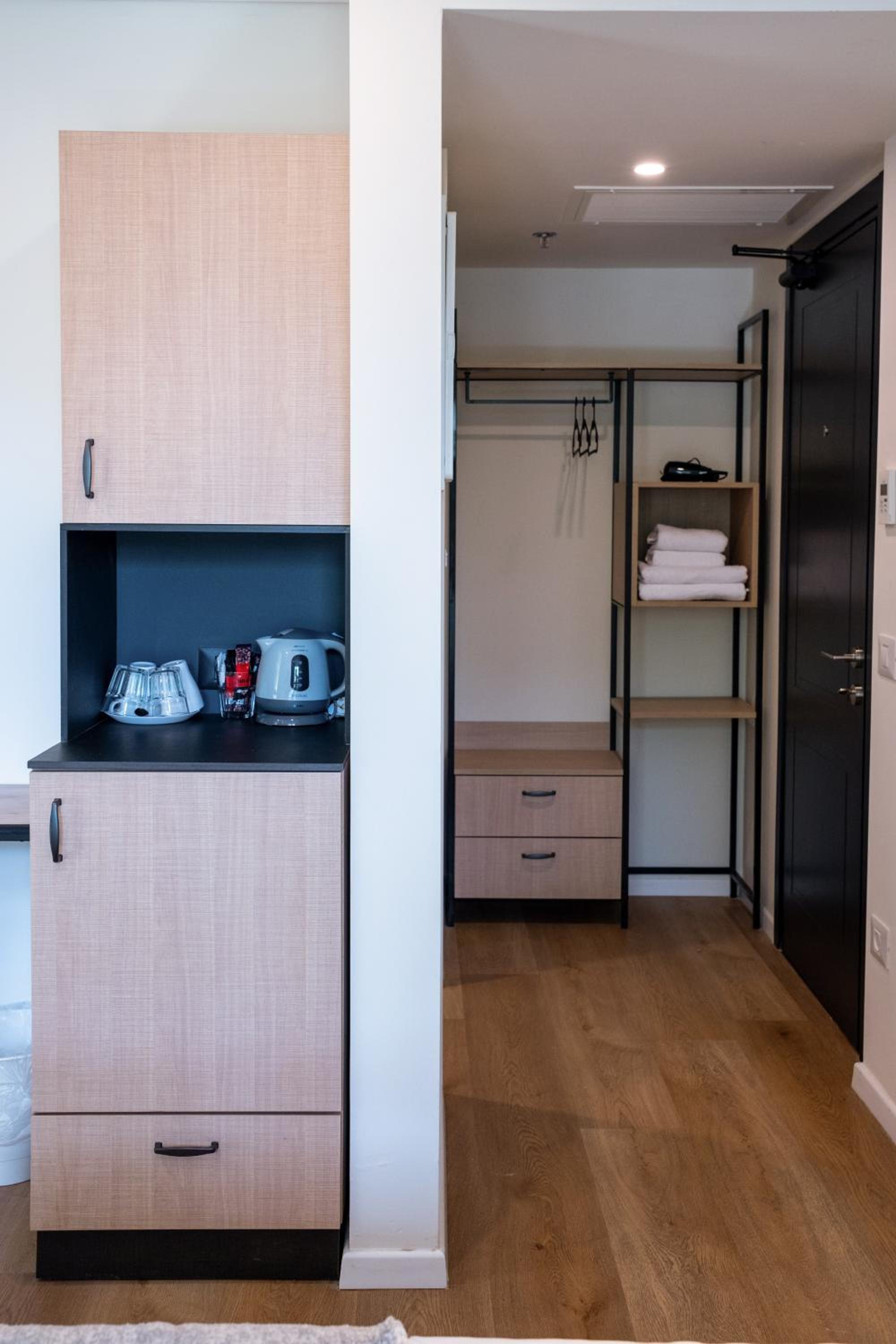 Standard Double Room - Photo 10