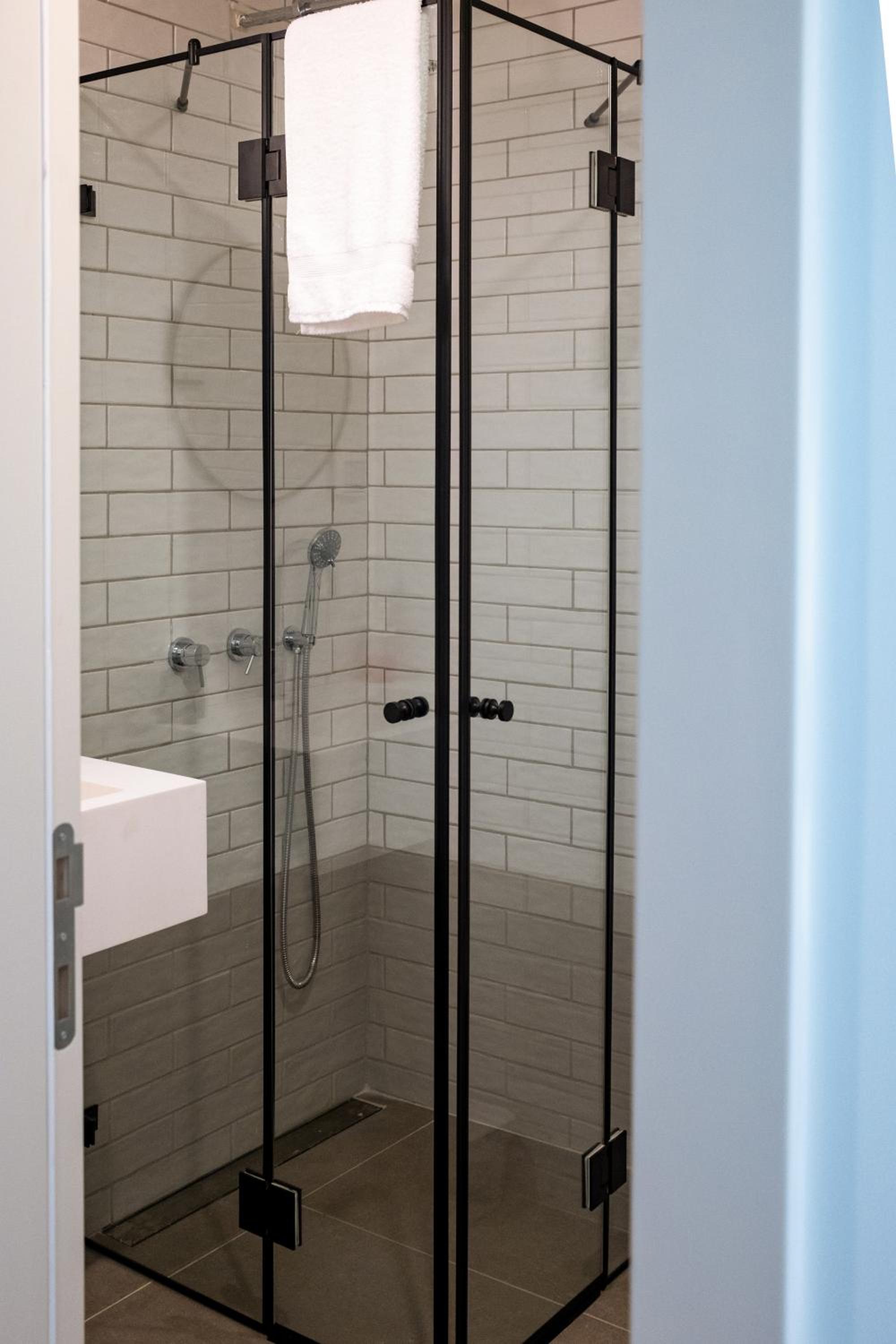 Economy Double or Twin Room - Photo 8