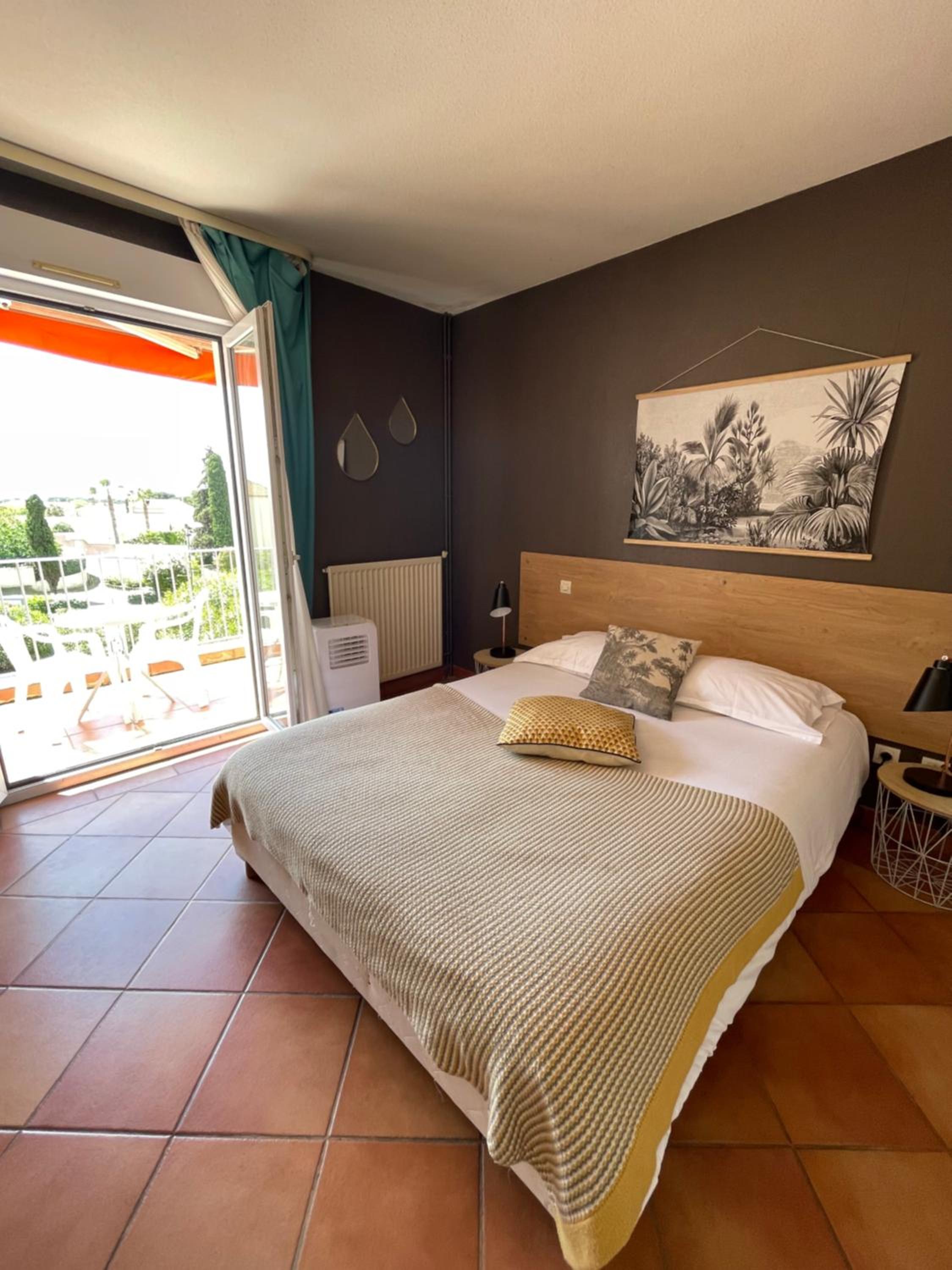 Classic Double Room with Terrace