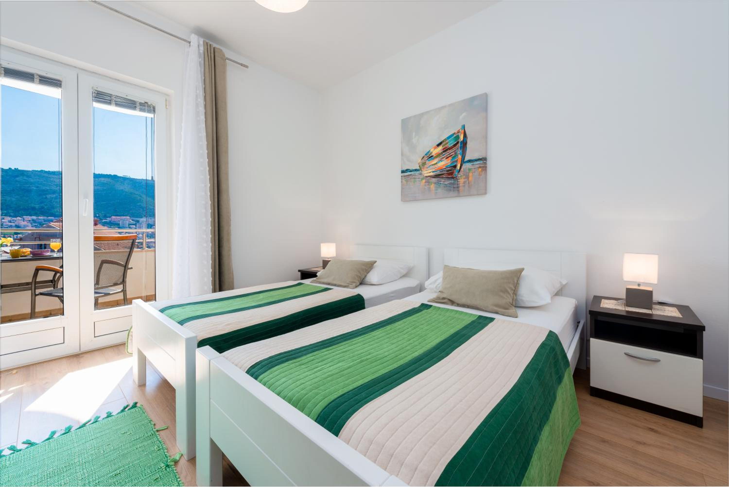 Apartment with Sea View thumbnail 6