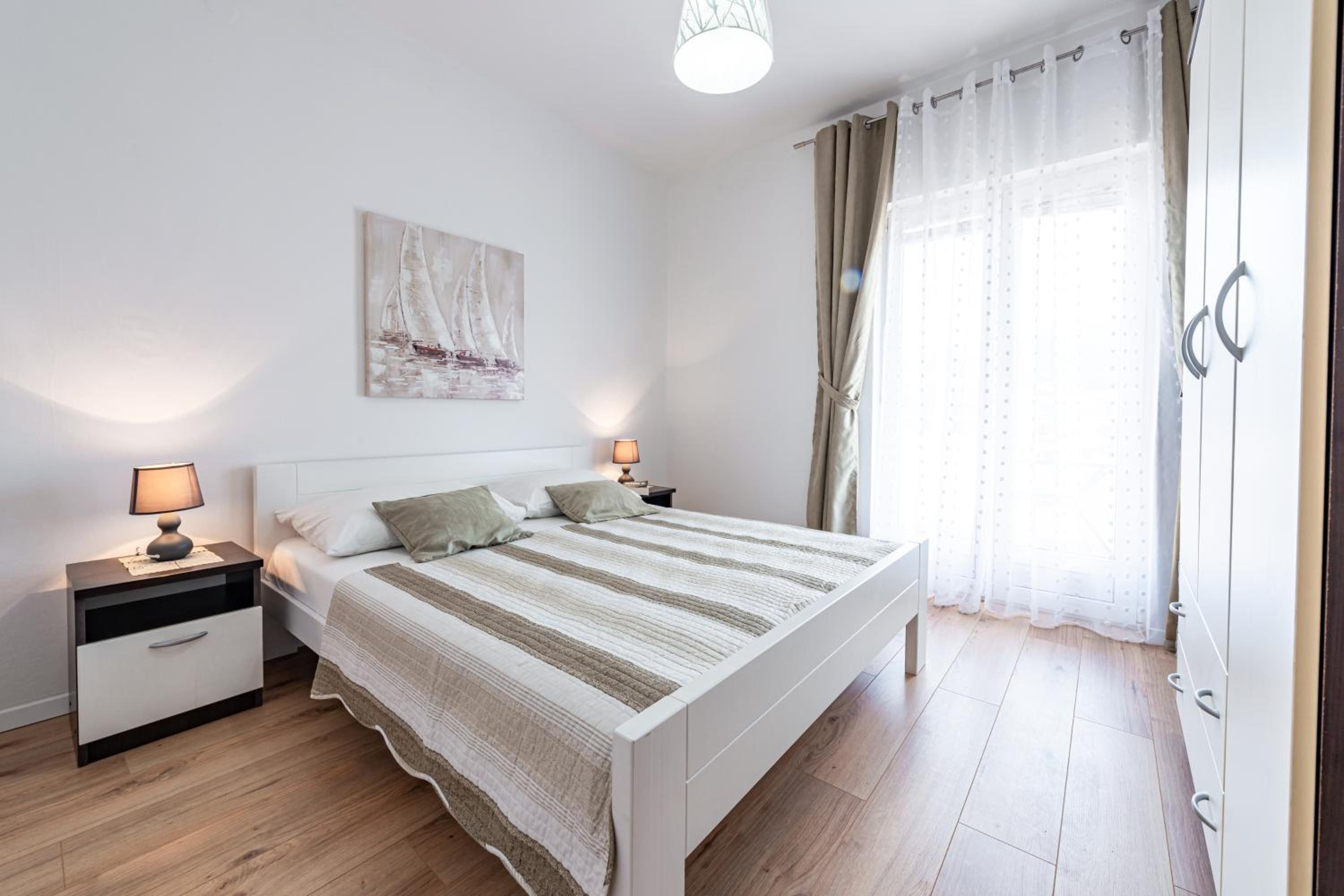 Apartment with Sea View thumbnail 6