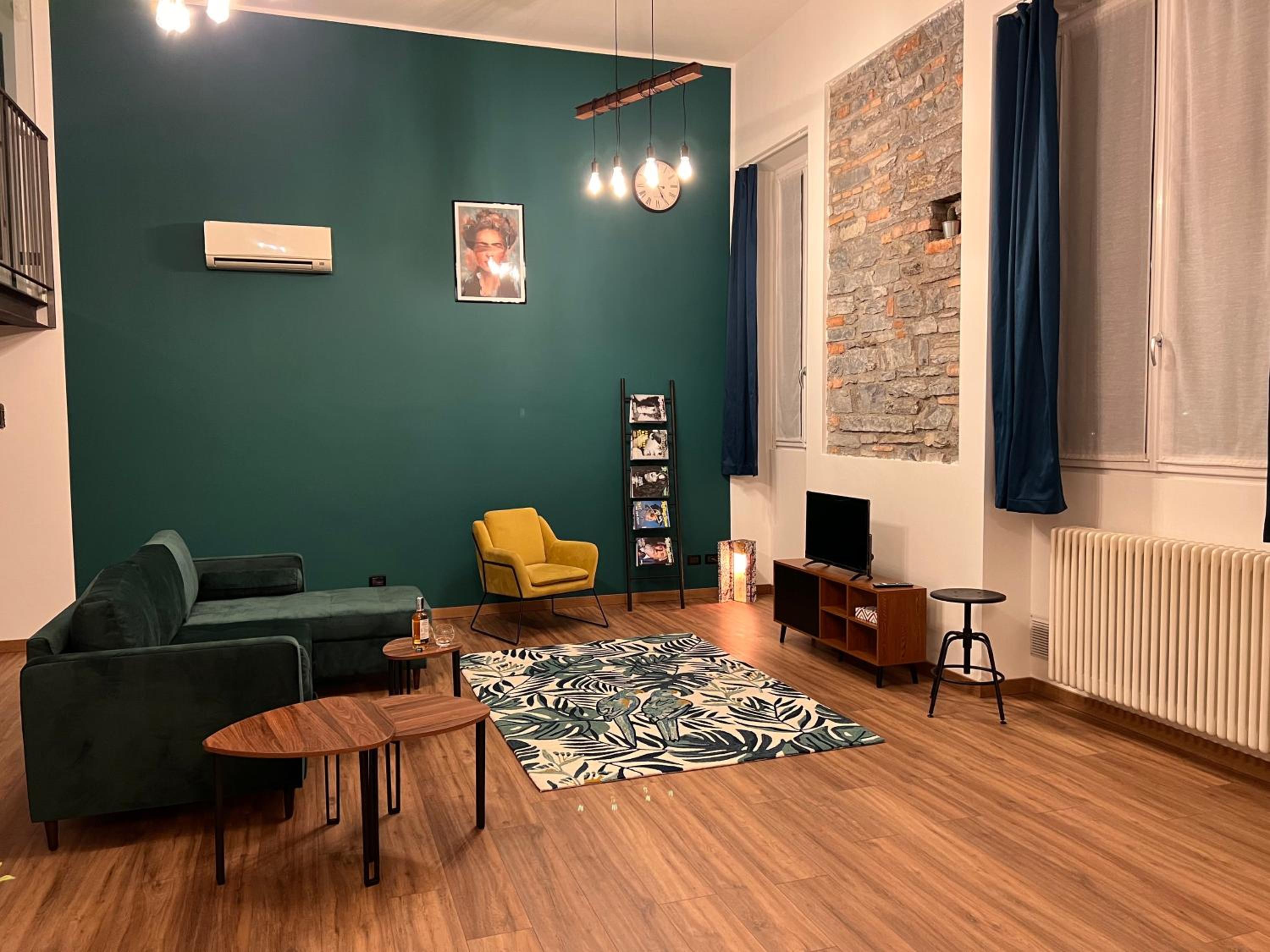 One-Bedroom Apartment