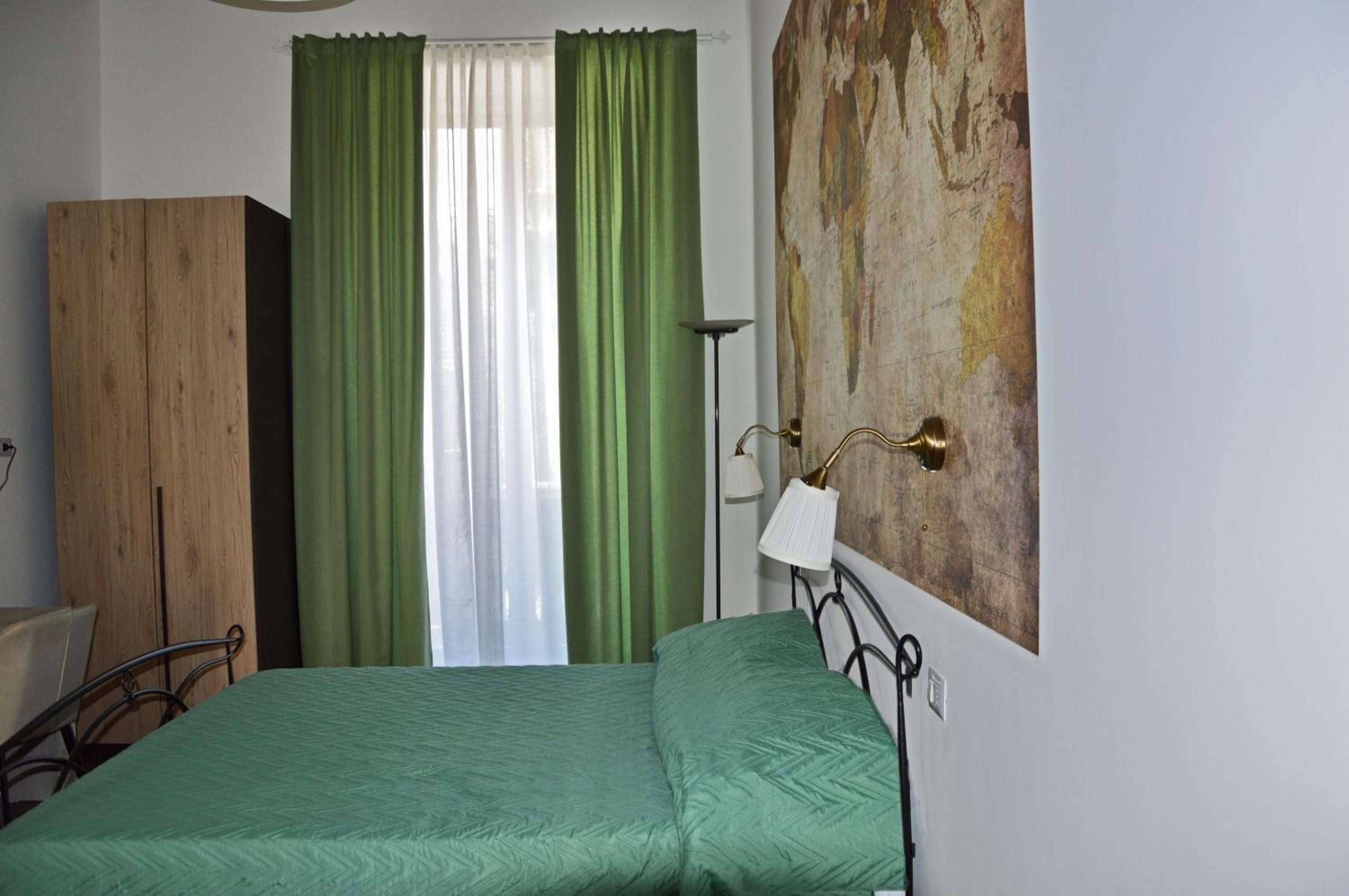 Deluxe Double Room with Balcony - Photo 29