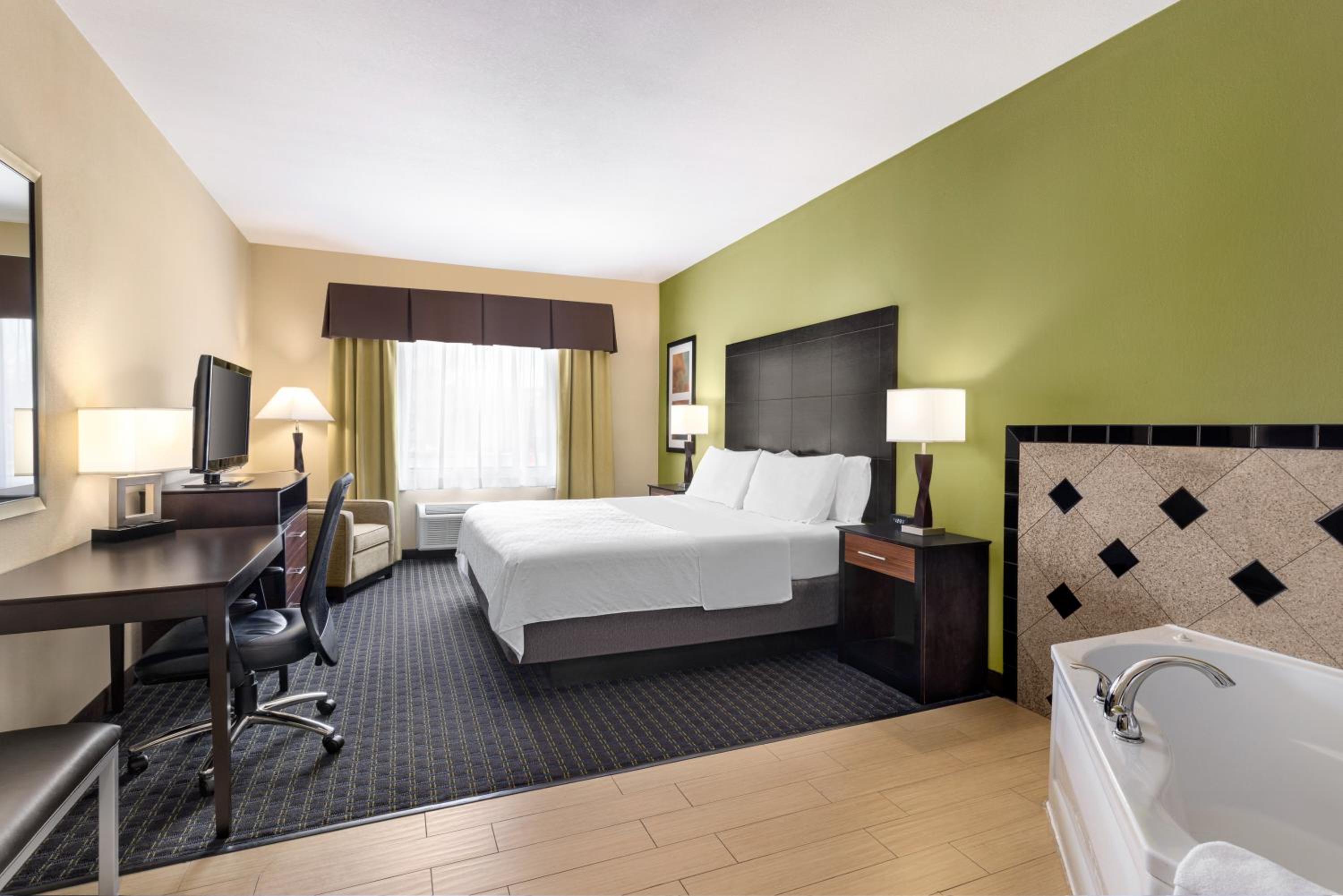 King Suite With Spa Bath - Non-Smoking - Photo 6