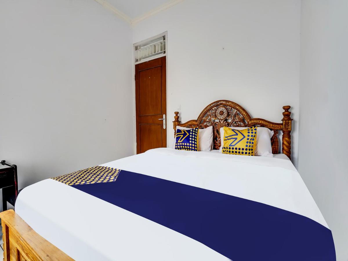 Budget Double Room photo 2