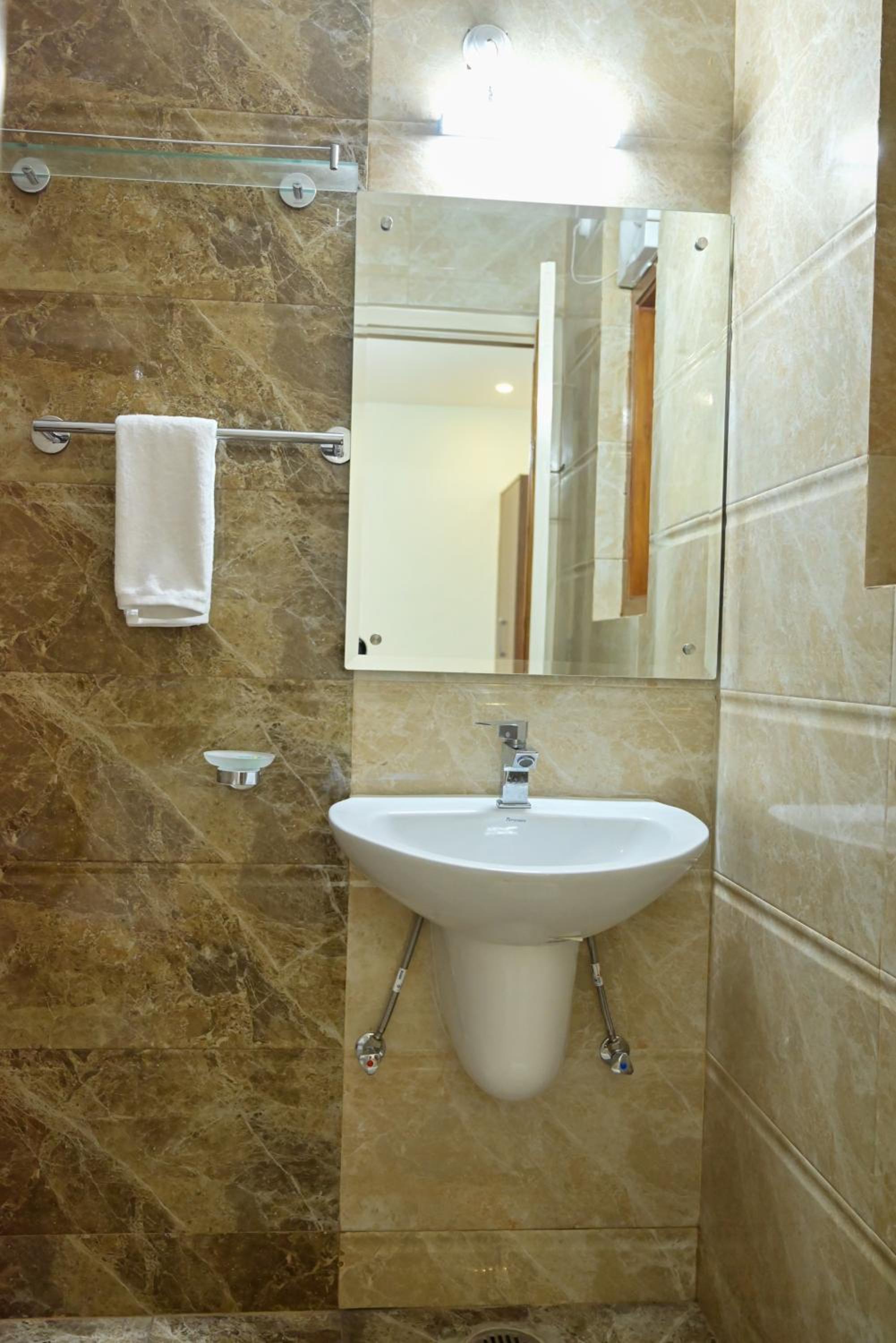 Deluxe Room - Photo 7