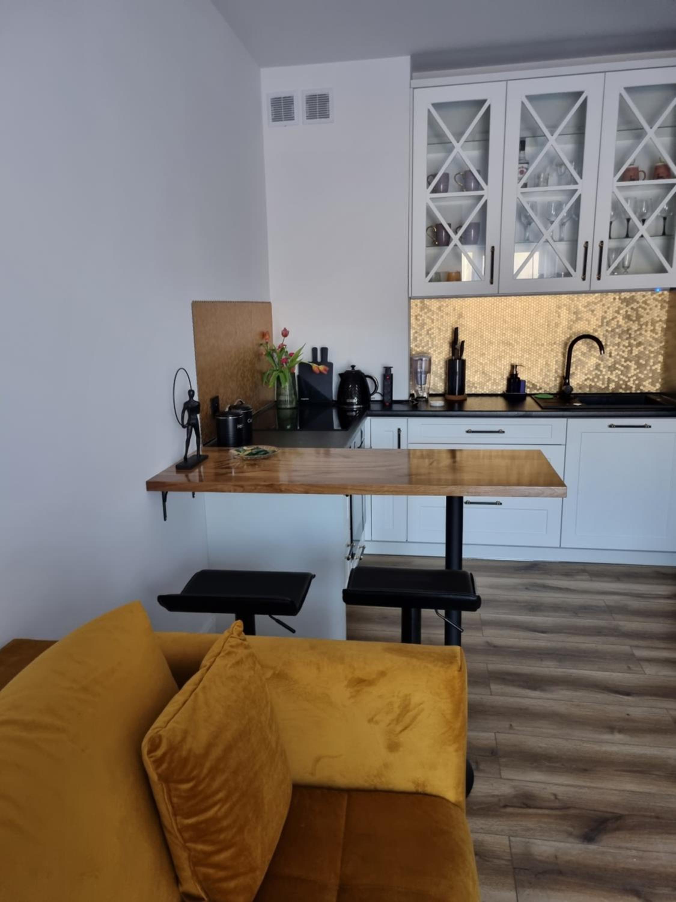 One-Bedroom Apartment - Photo 6