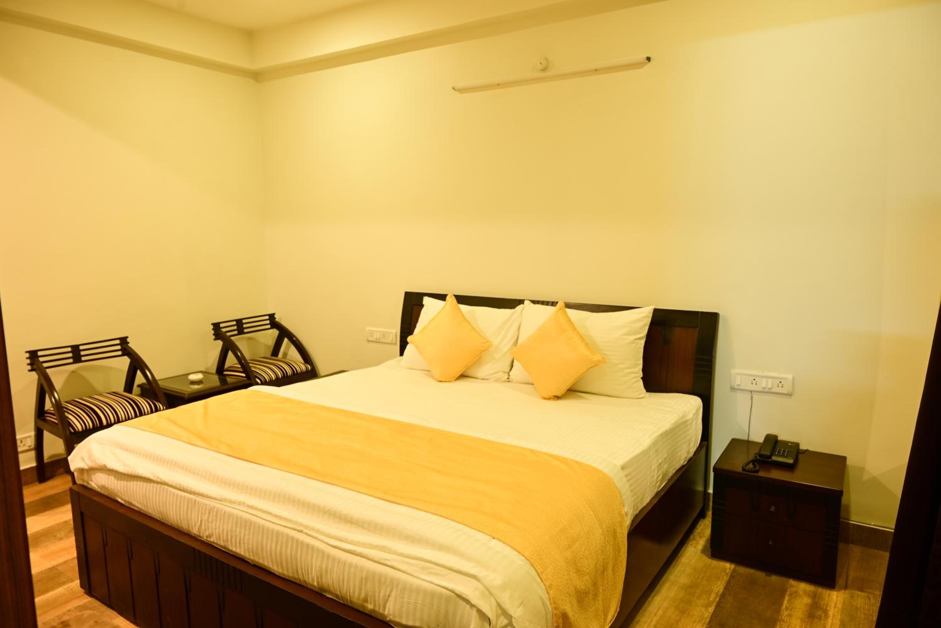 Deluxe Room - Photo 3
