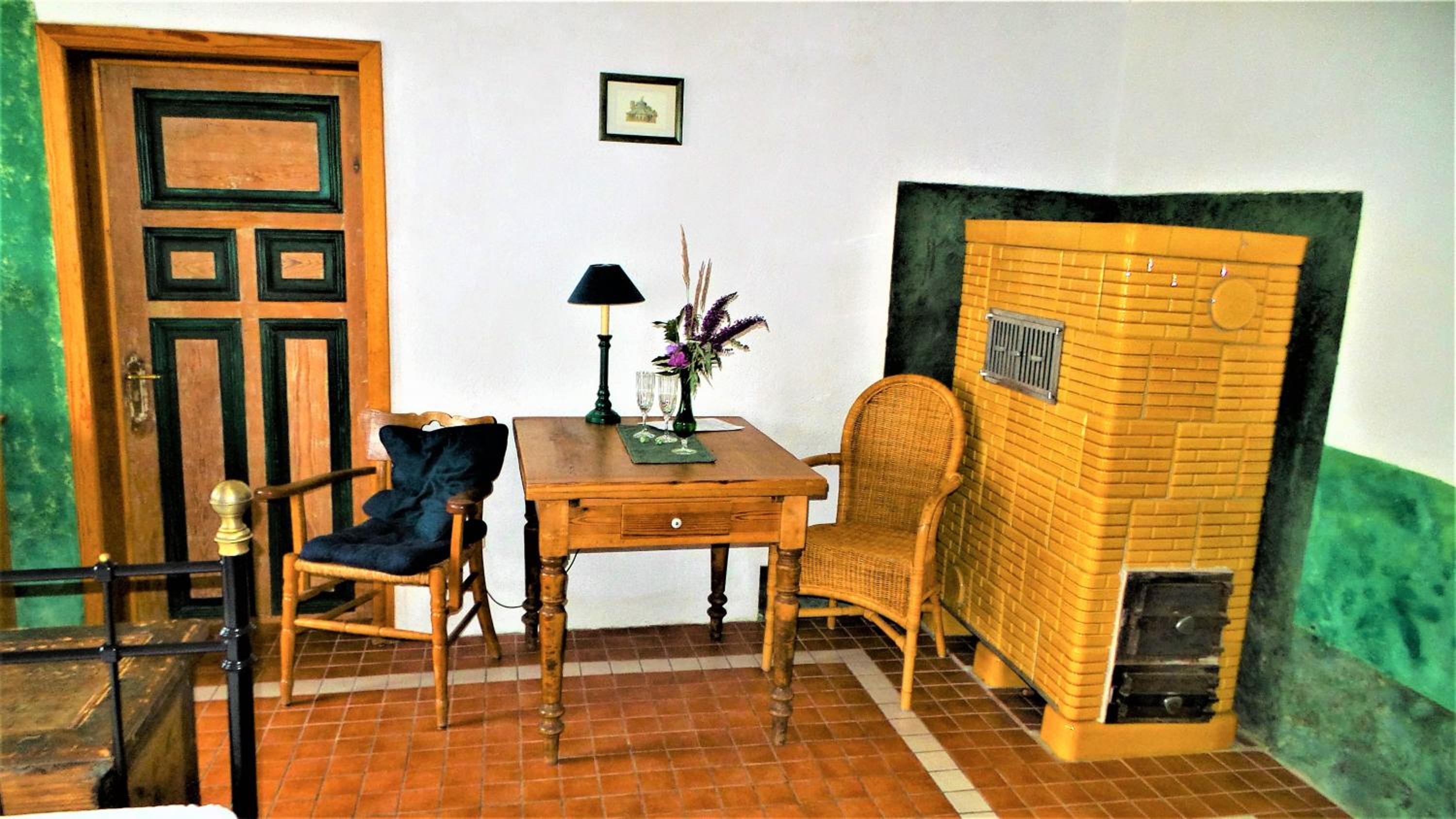 One-Bedroom Apartment photo 1