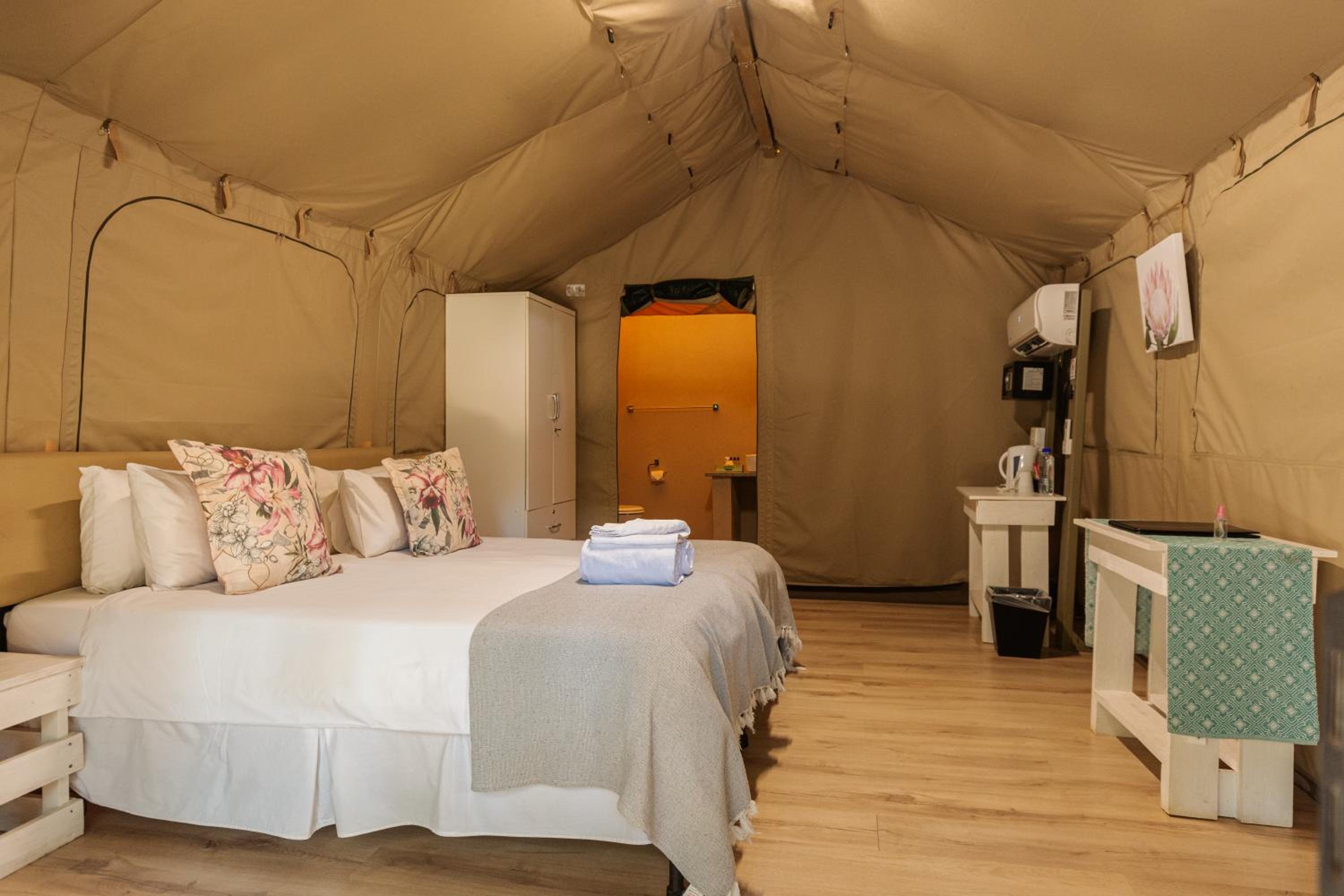 Luxury Tent - Photo 19