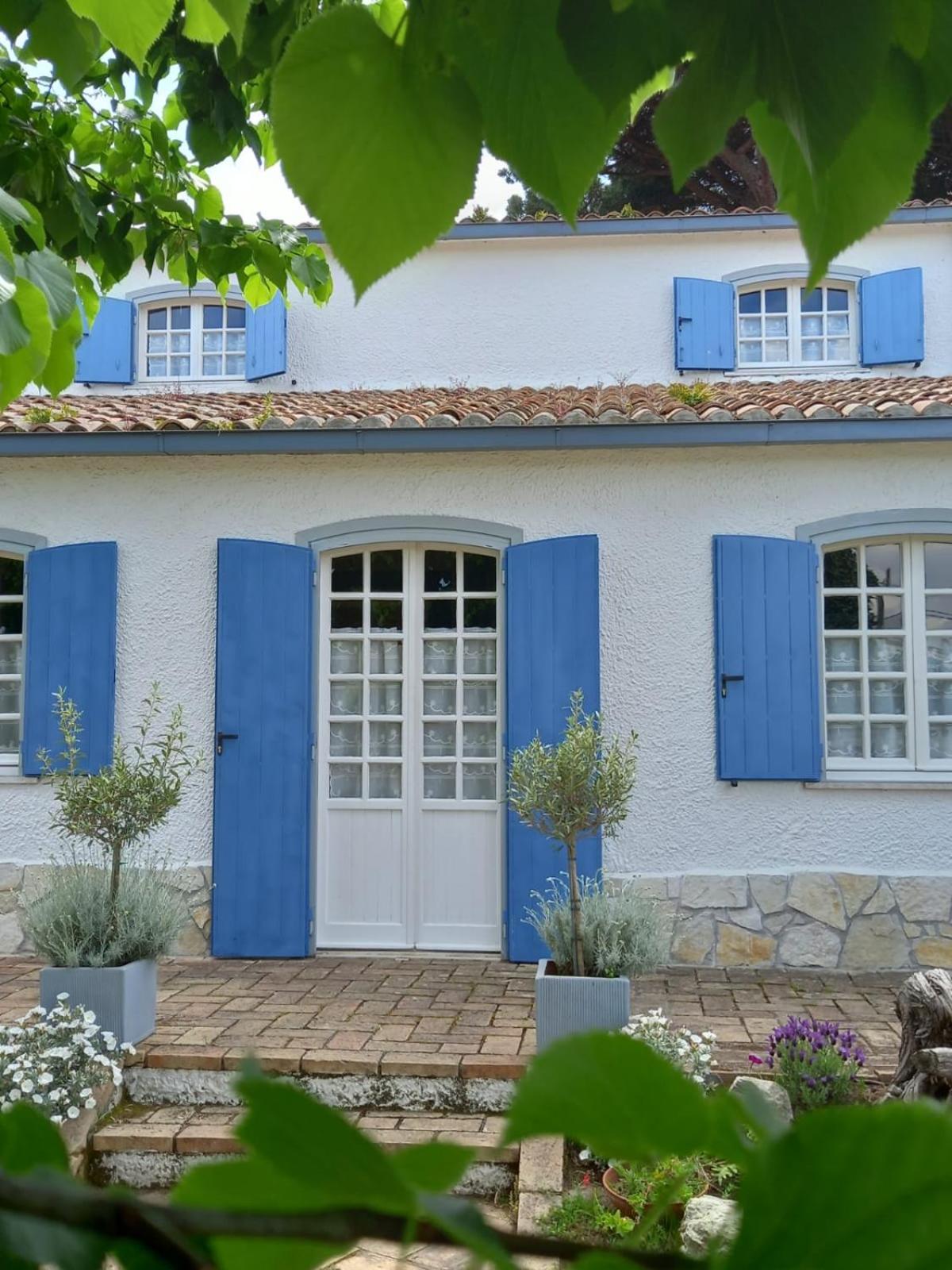 Villa - Photo 3