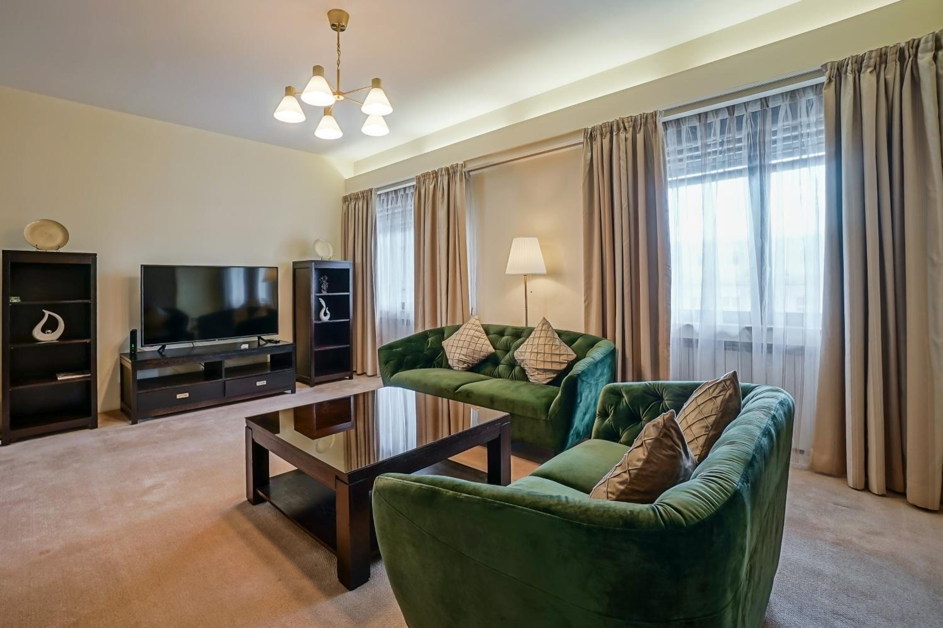Three-Bedroom Apartment - Photo 32