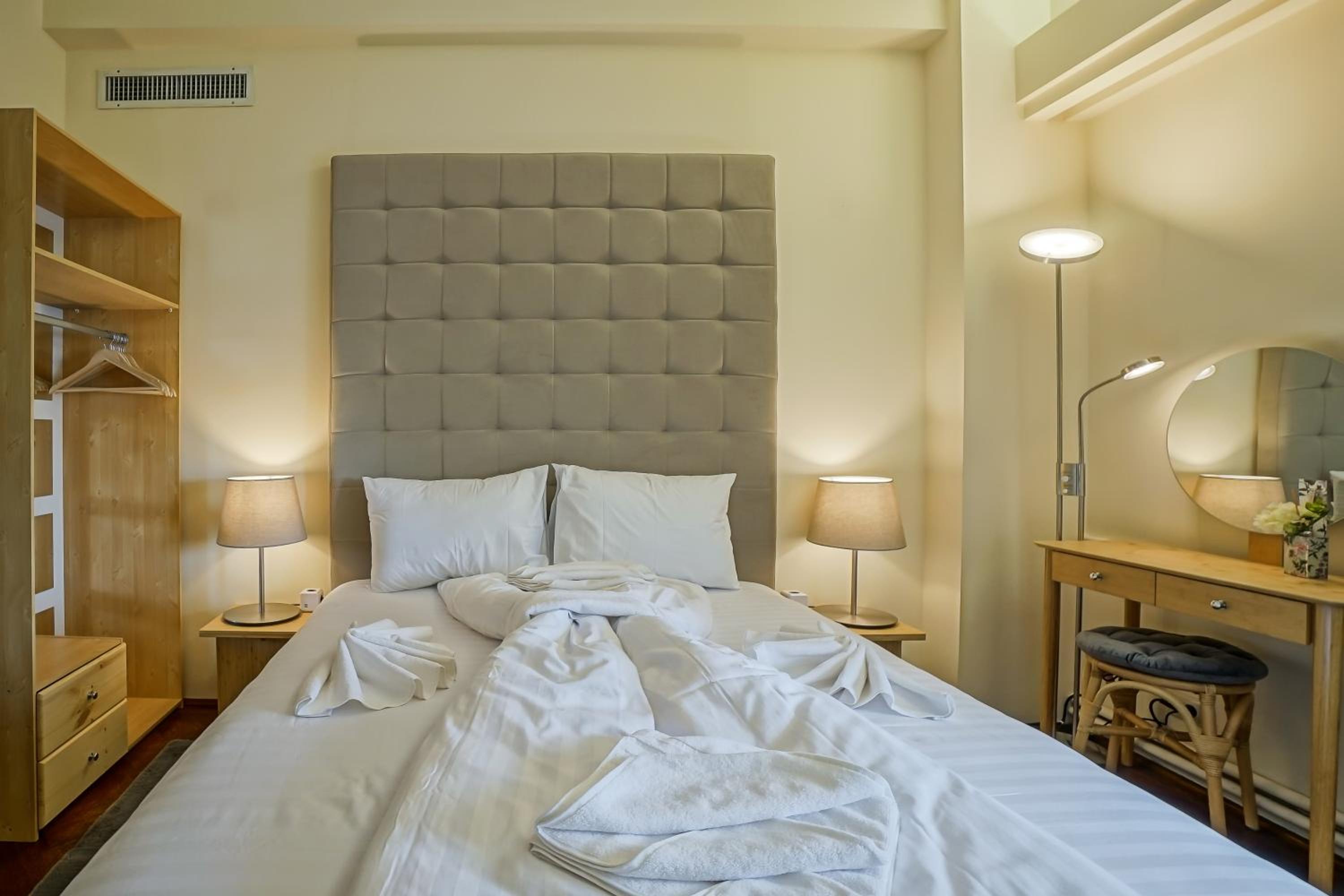 Three-Bedroom Apartment - Photo 7