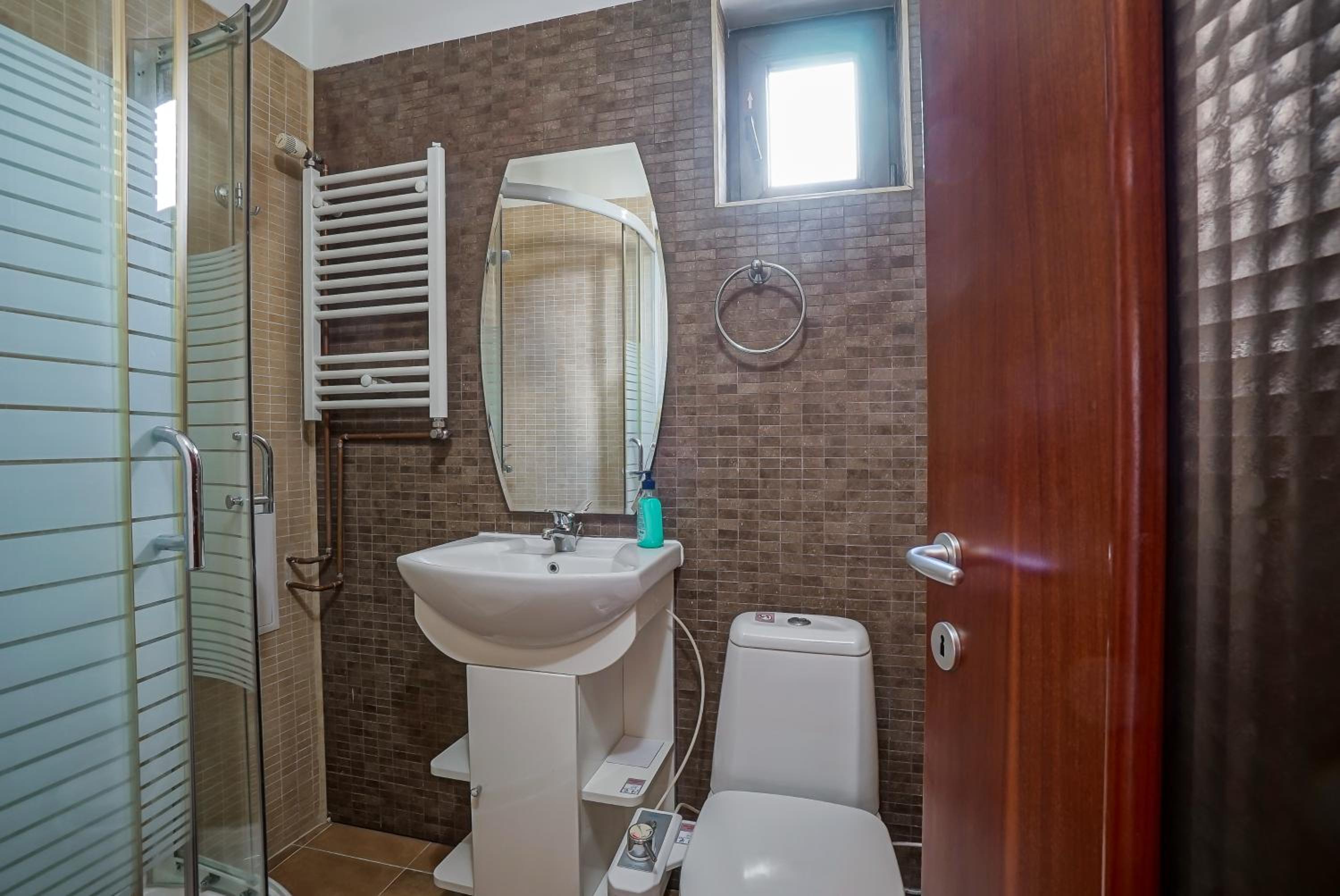 Three-Bedroom Apartment - Photo 21