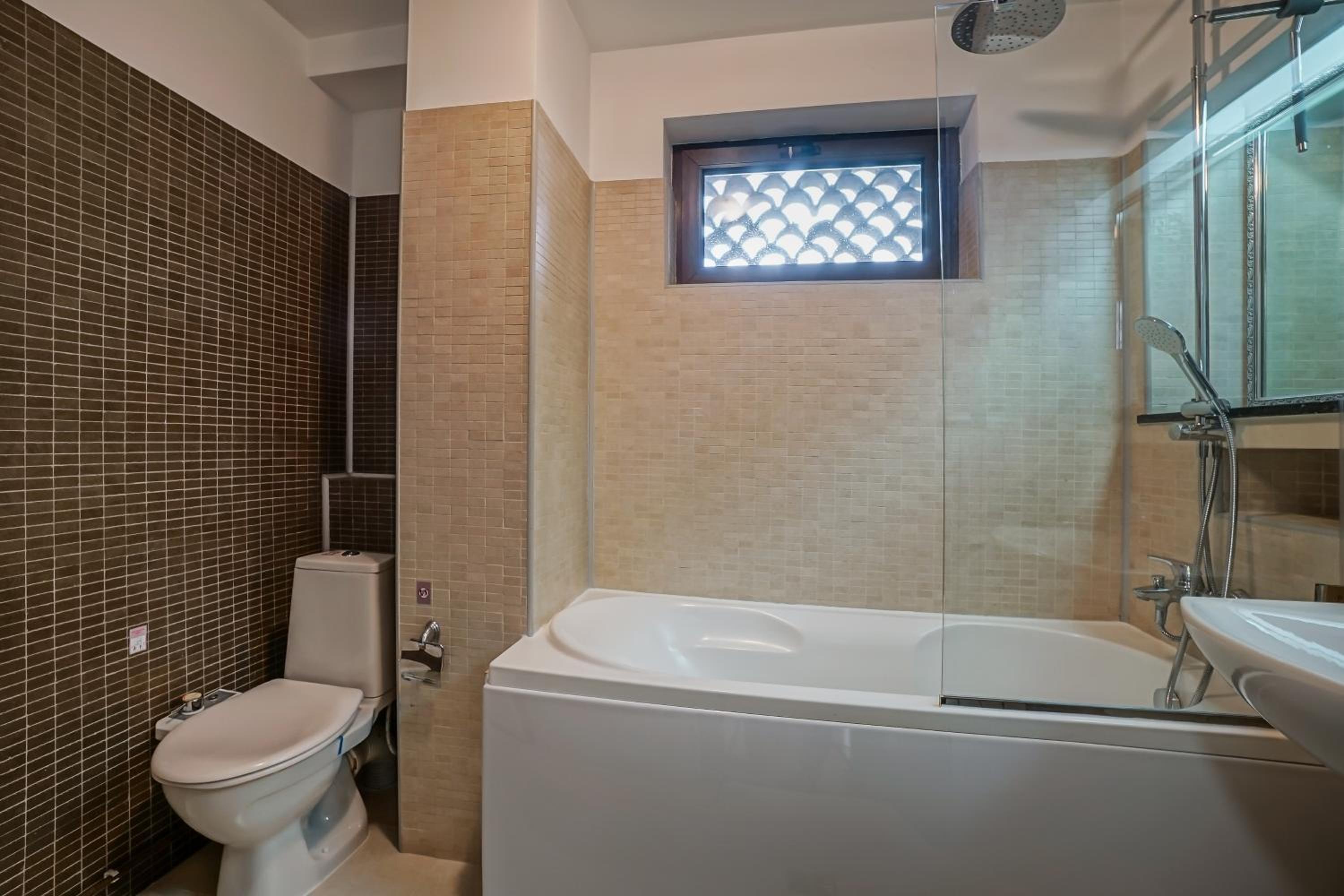 Three-Bedroom Apartment - Photo 23