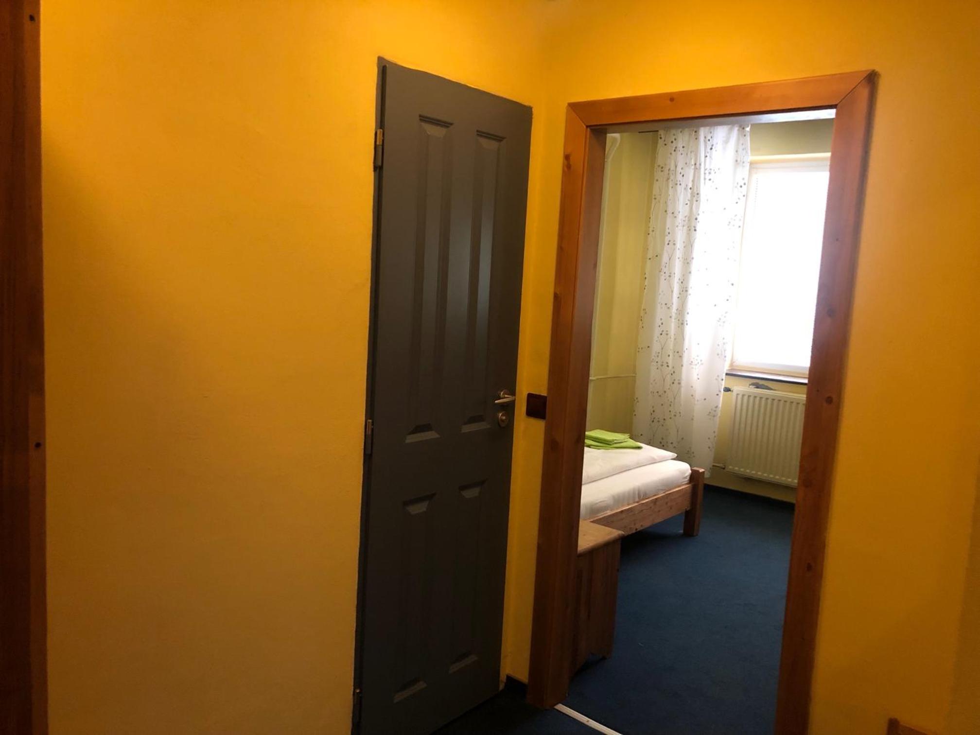 Standard Single Room with Shower photo 2