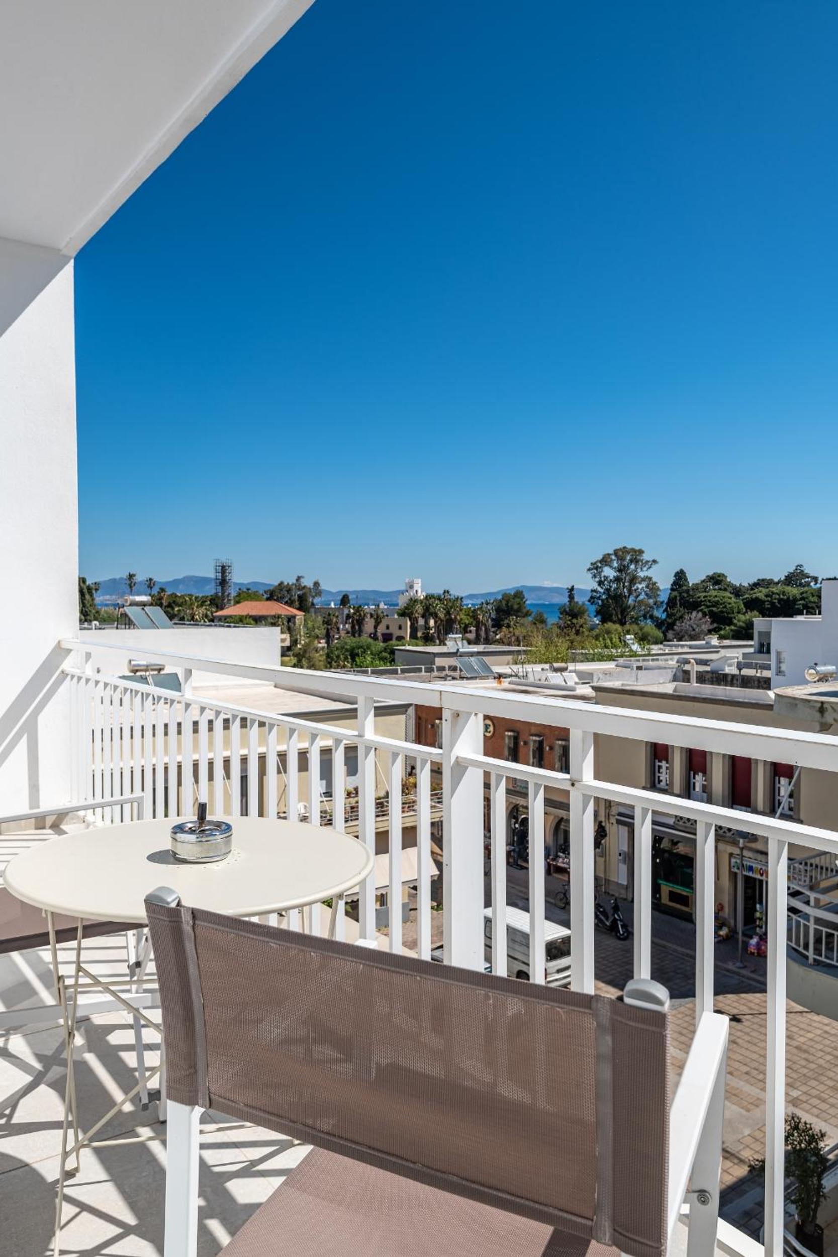 Apartment with Balcony - Photo 13