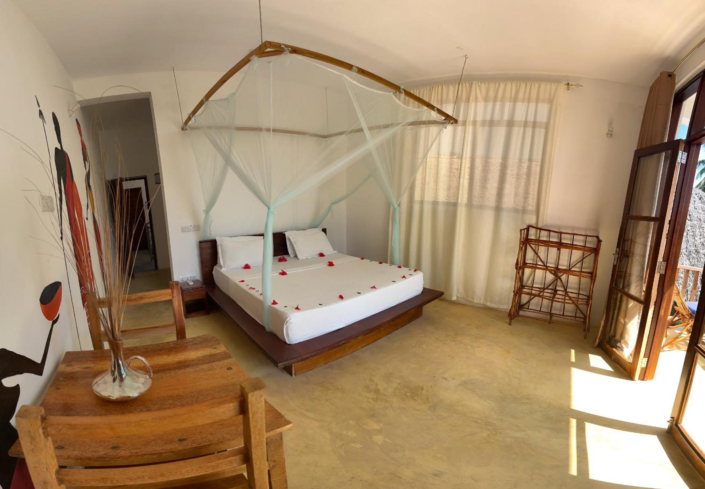 King Room with Balcony - Photo 1